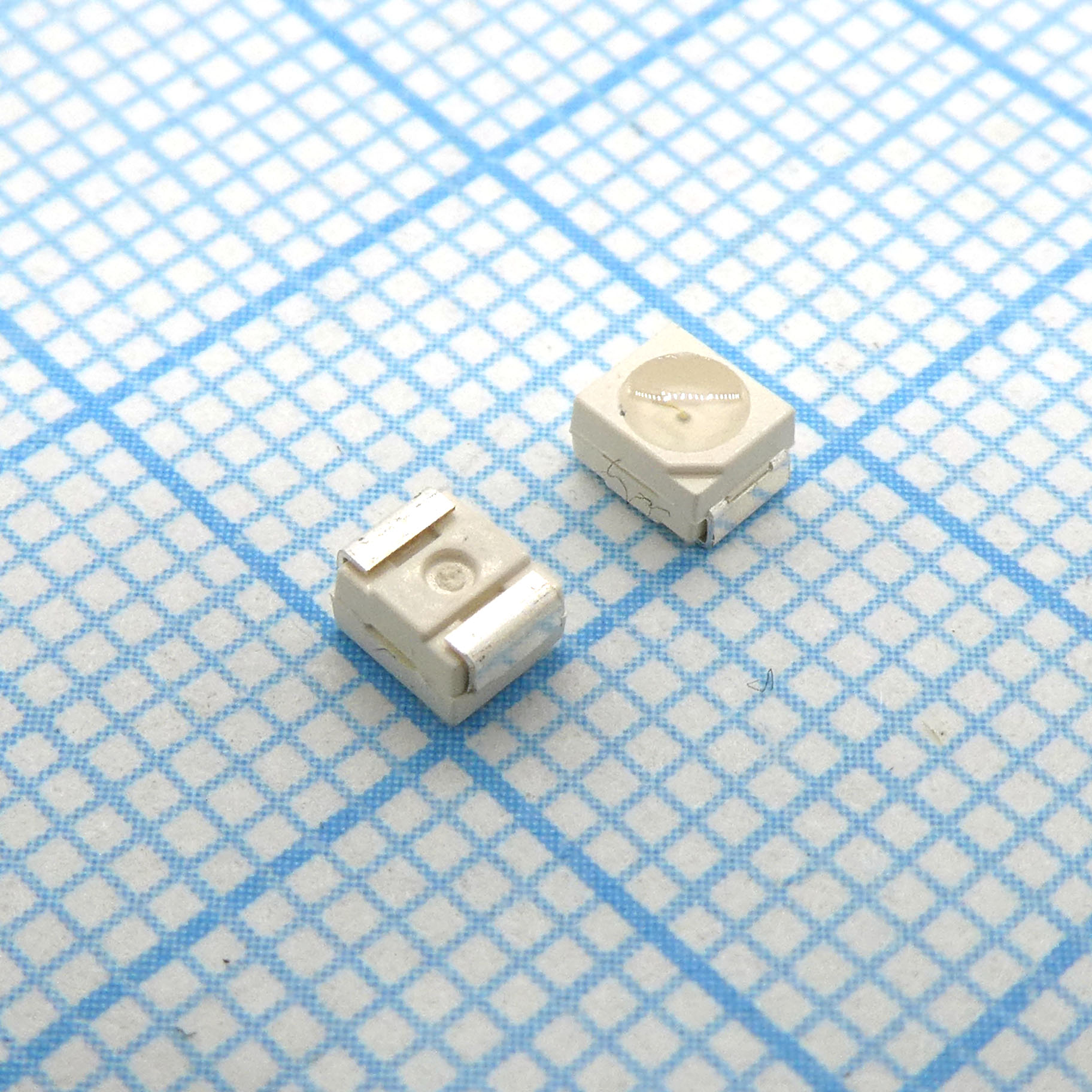 Светодиод smd 3,5х2,8мм/красный/635нм/70-200мкд/прозрачный/120°