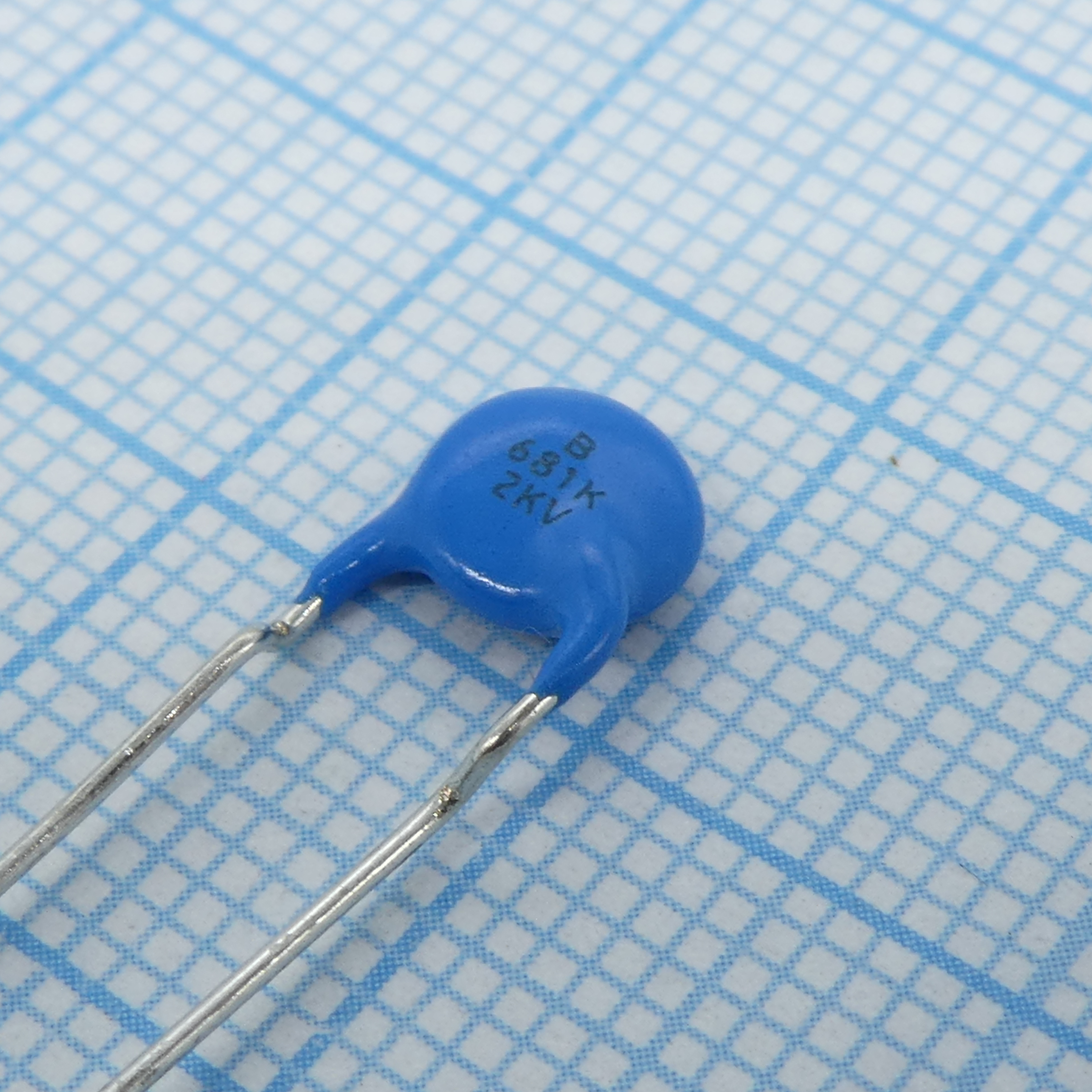 2kV 680pF ±10% B(±10)
