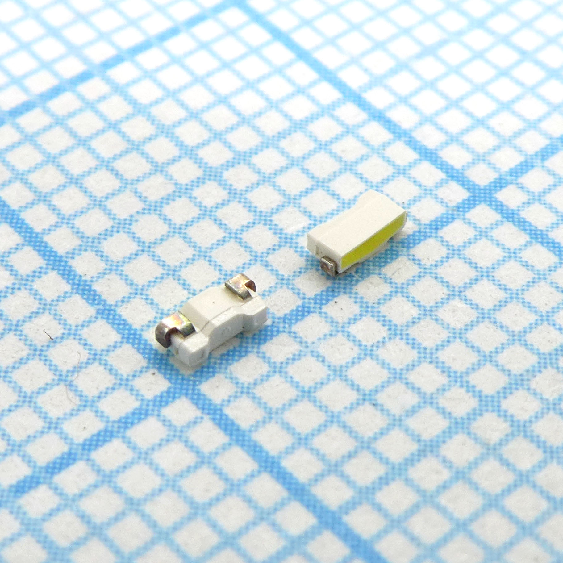 Светодиод smd 2,8х0,8мм/белый/650-1400мкд/прозрачный/110°/боковой свет