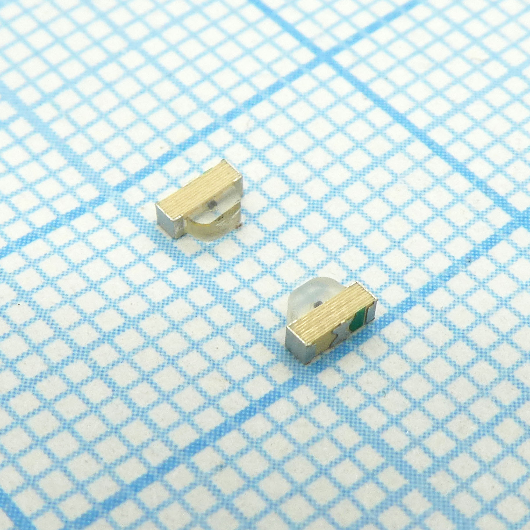 Светодиод smd 3х1мм/оранжевый/601нм/110-250мкд/прозрачный/120°/угловой