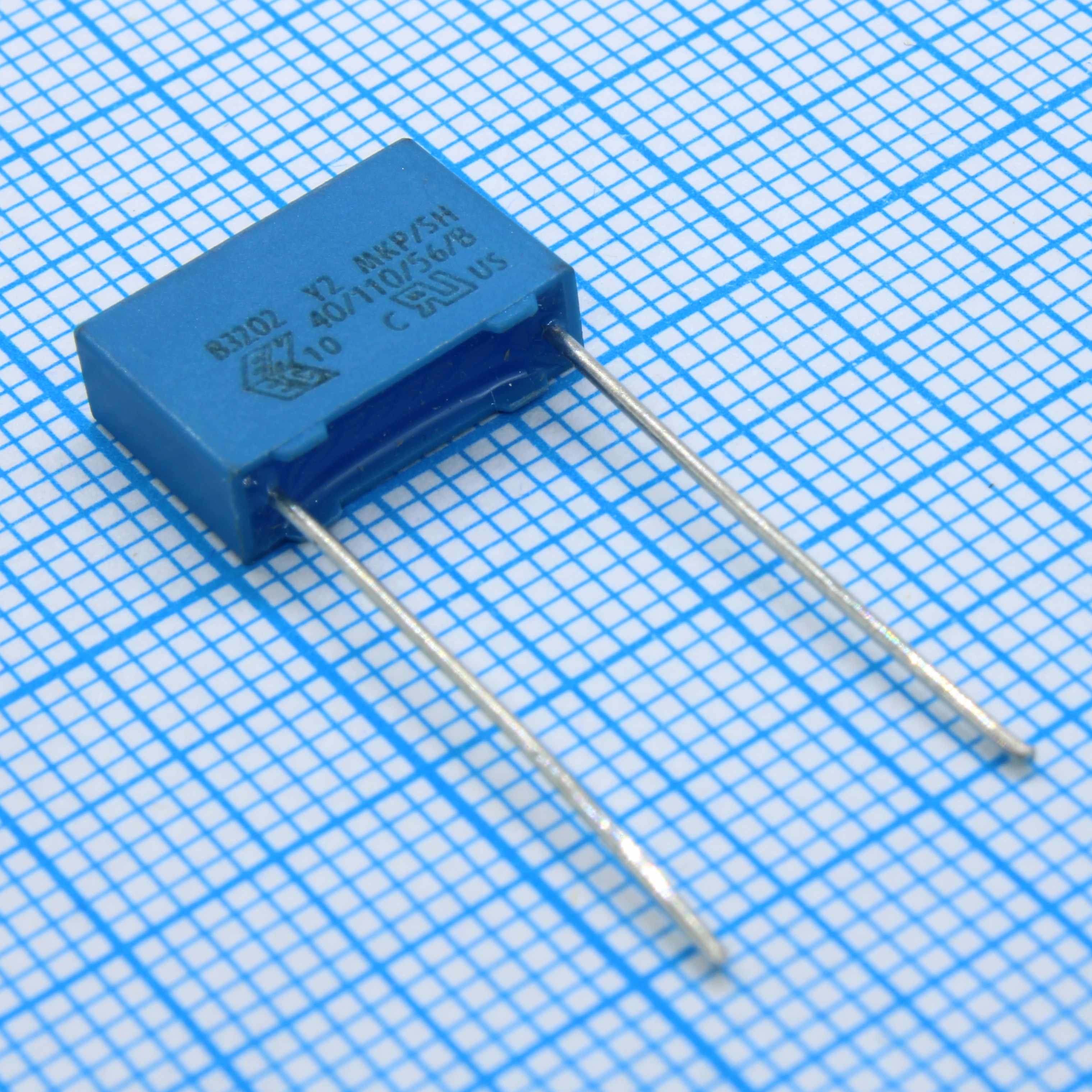 MKP Y2 0.0022uF ±20% 300V  (13x4x9mm) e:10mm  110°C (лента в коробке)