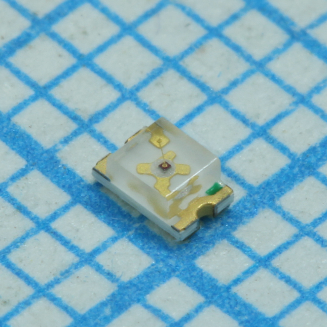 Светодиод smd 2х1,25мм/янтарный/592нм/28.5-90мкд/прозрачный/170°