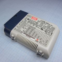 AC-DC, 42Вт, стабилизатор тока, вход 180…295В AC, 47…63Гц /254…417В DC, выход 350…1050мA/100…40В, ККМ, изоляция 3750В AC, в кожухе 123.5х81.5х23мм, -30…+60°С, димминг 0…10В и ШИМ