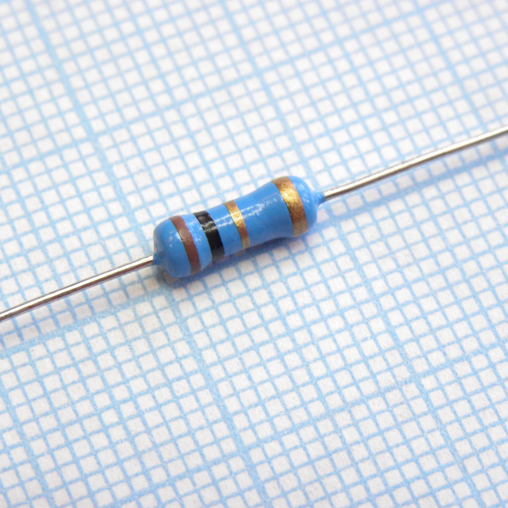 Резистор металлопленочный 0.5Вт 82кОм ±5% ±100 ppm/°C