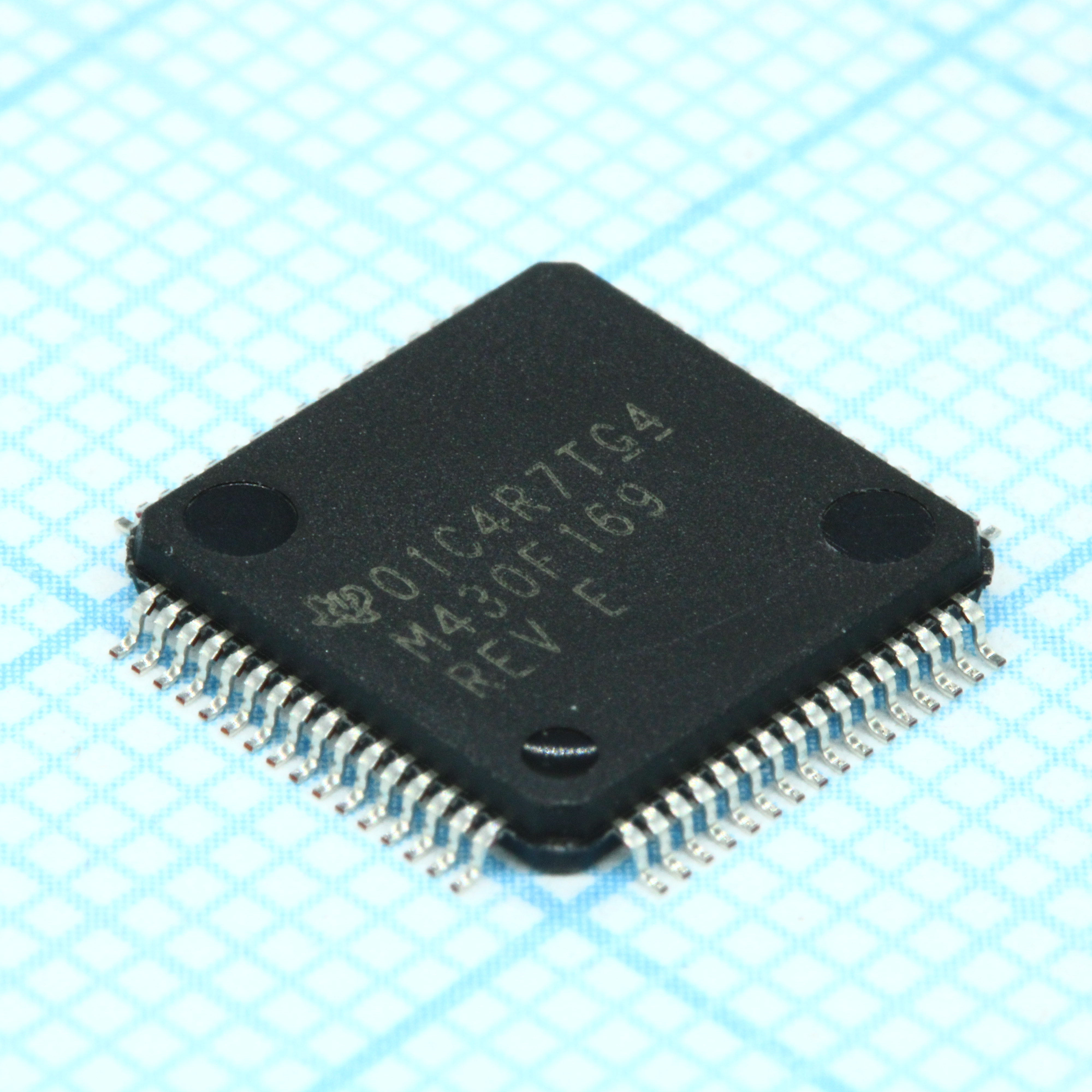 Микроконтроллер 16-Bit, 60kB Flash, 2KB-RAM, 12 bit-ADC, USART, Comparator