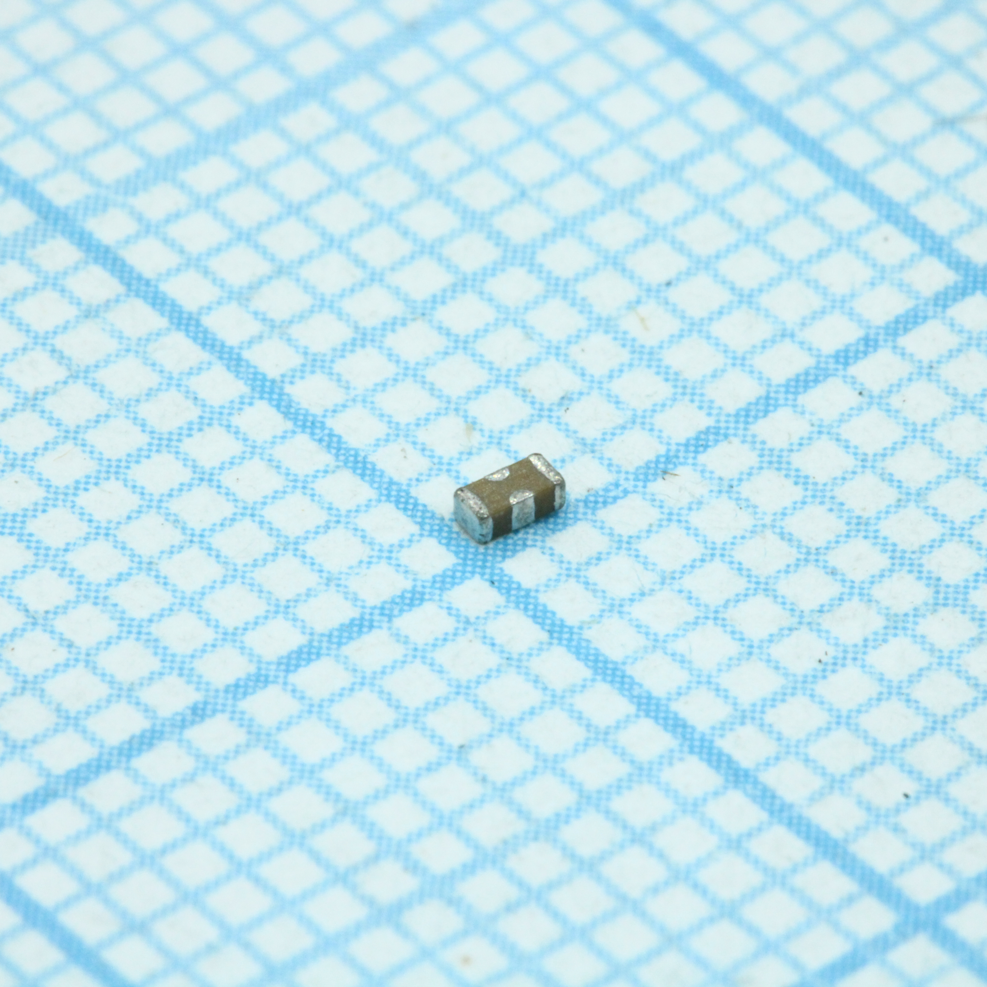 EMI фильтр емкостной 220pF ±20% 16VDC 500mA Flat Style SMD 0603 T/R