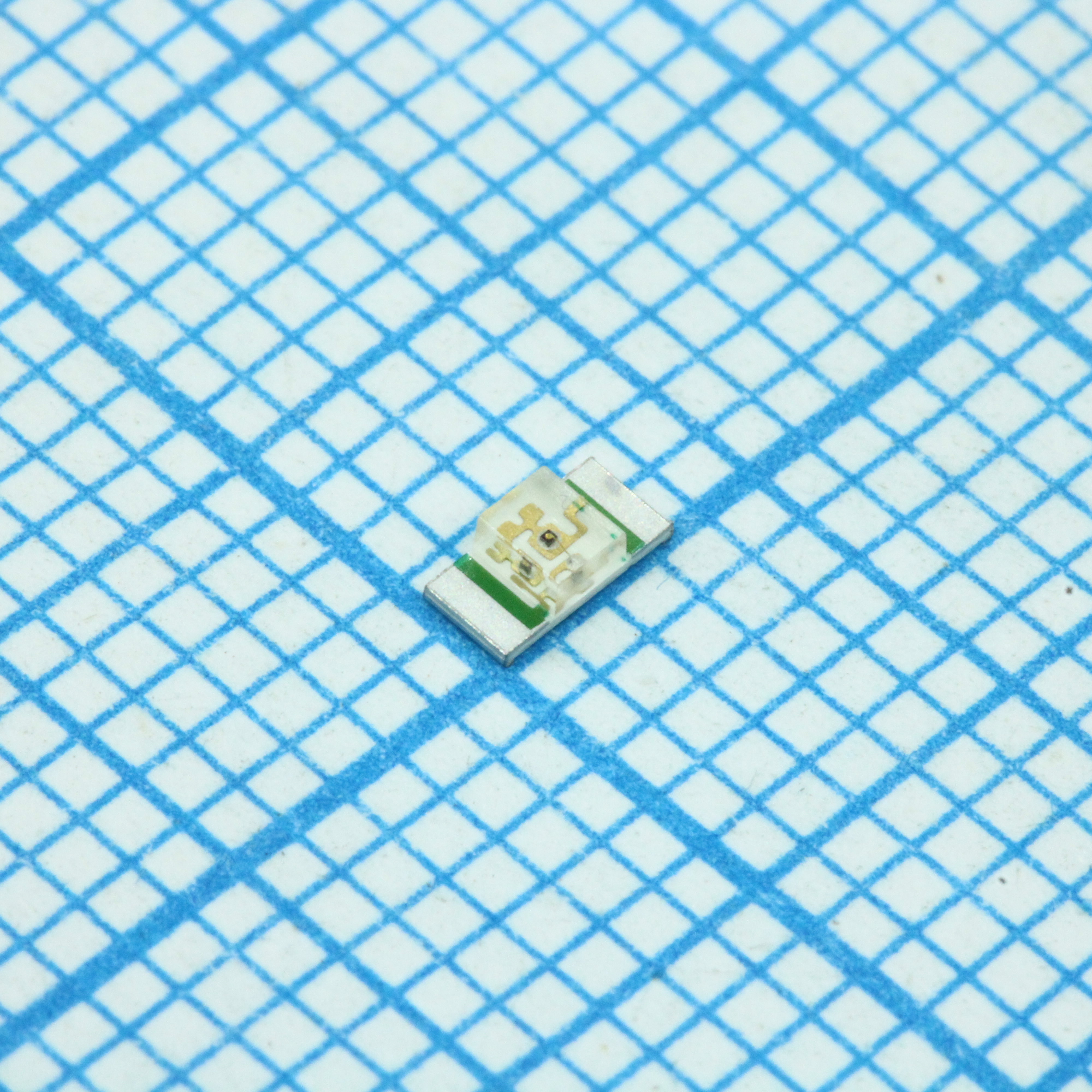 Светодиод smd 3,2х1,6мм/зеленый/570нм/20-50мкд/прозрачный/140°