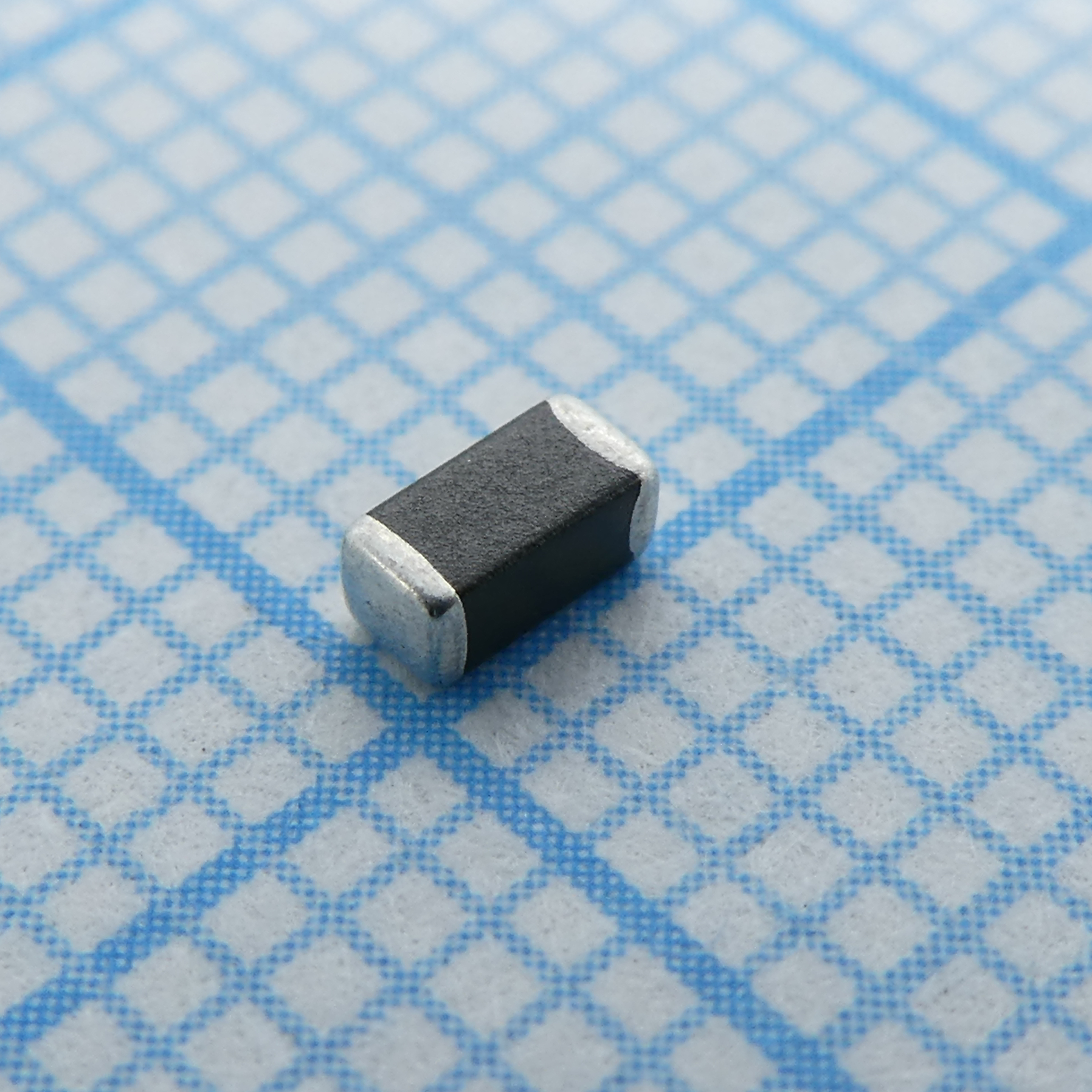 SMD варистор 1206 50Vac/65Vdc 100A  82V(1mA), 0.008W стандартн. серия, лента в катушке (SIOV-CT1206K50G)