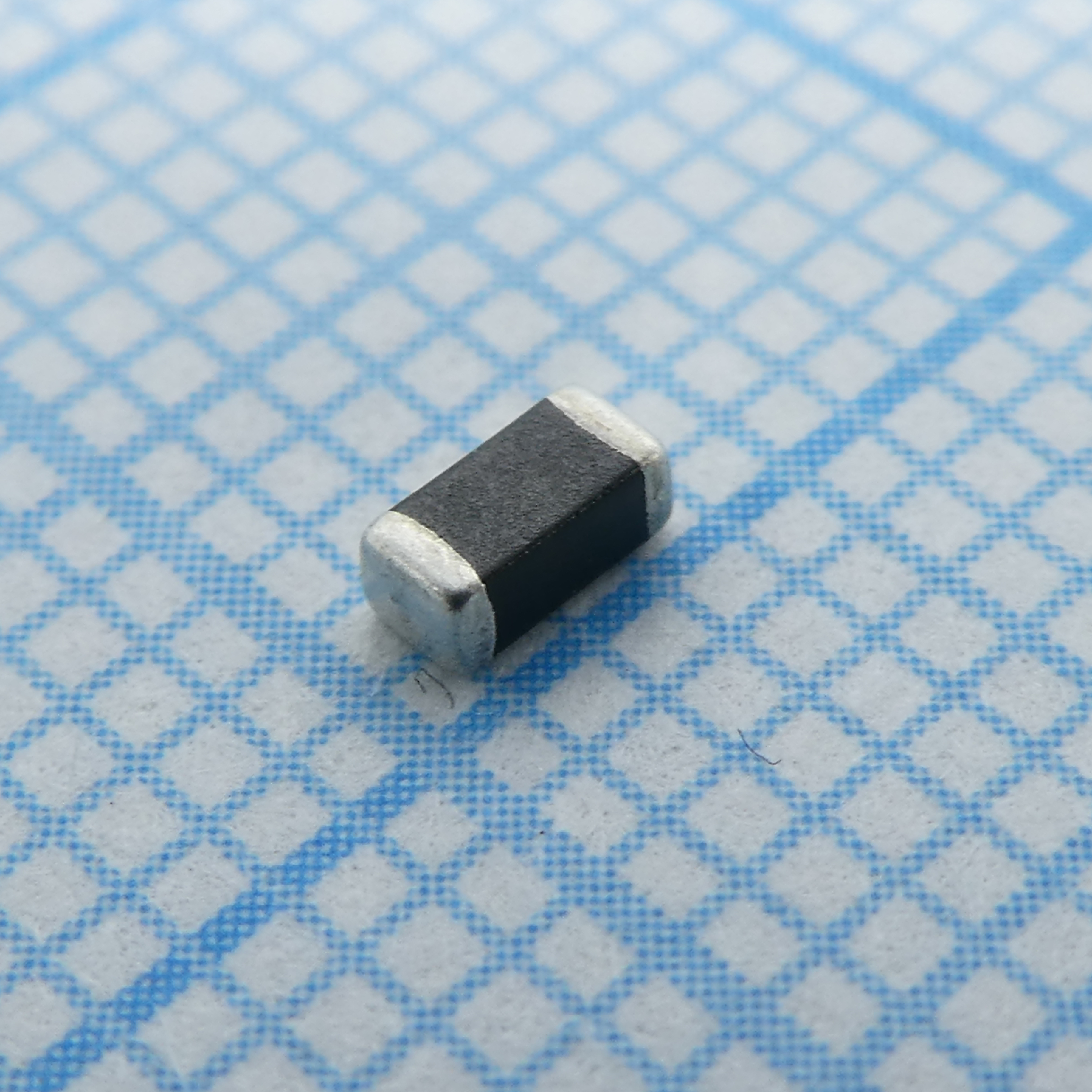 SMD варистор 1206 20Vac/26Vdc 200A  33V(1mA), автомобильная. серия, лента в катушке (SIOV-CT1206K20G)