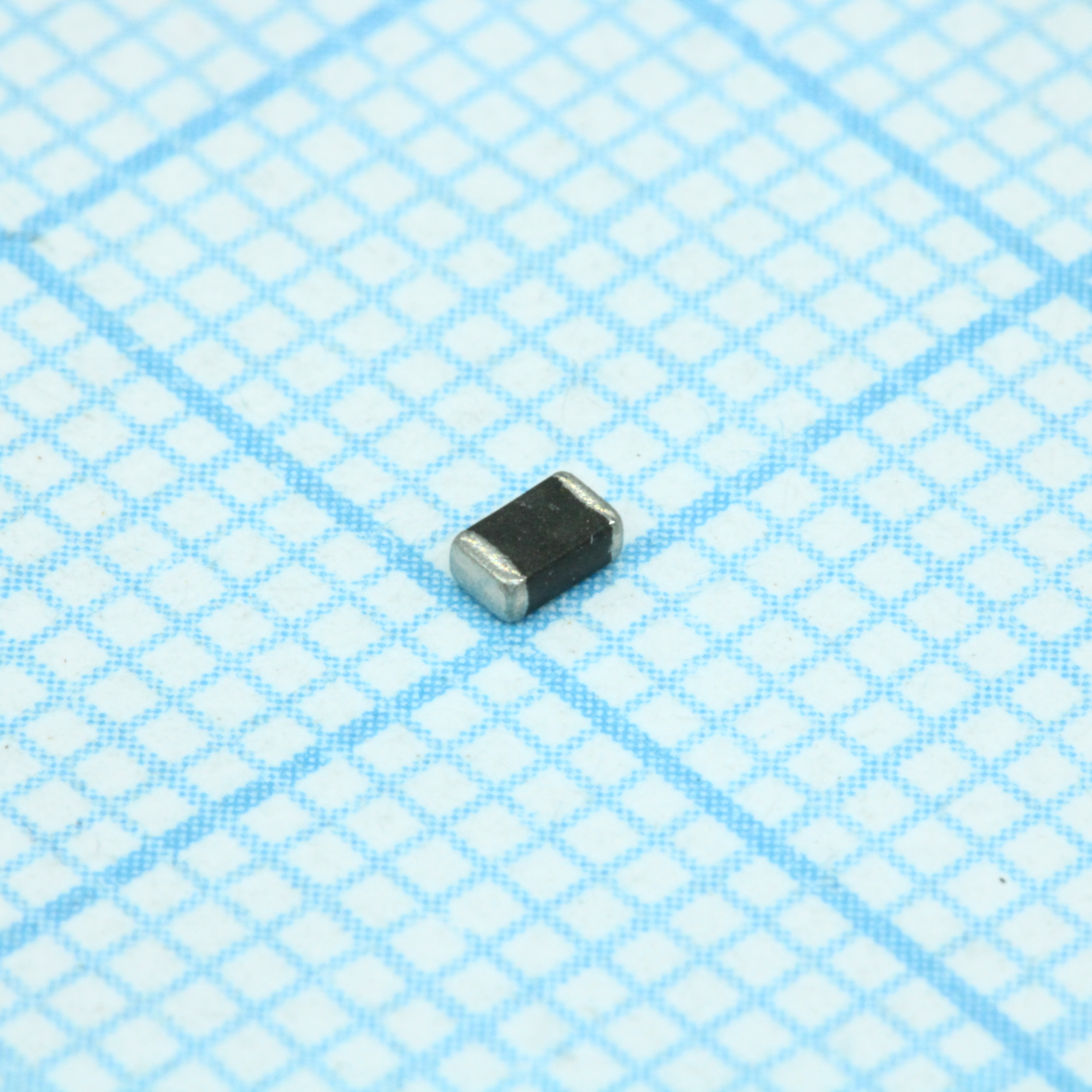Многослойная индуктивность SMD на ферритовом сердечнике 25МГц 560нГн ±10% 150мА 0,63Ом по постоянному току