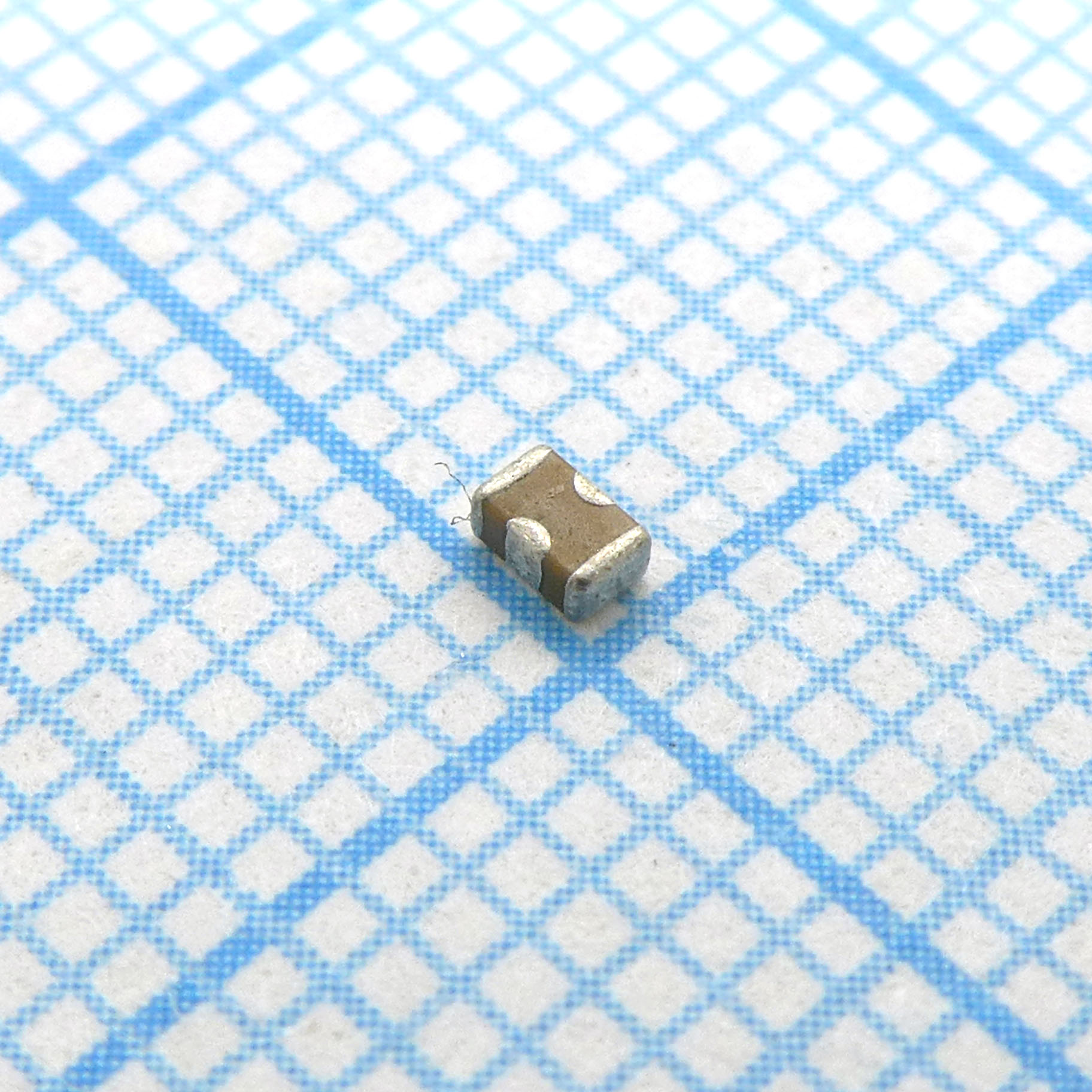 EMI фильтр емкостной 0.22uF ±20% 16VDC 2A Flat Style SMD 0805 T/R
