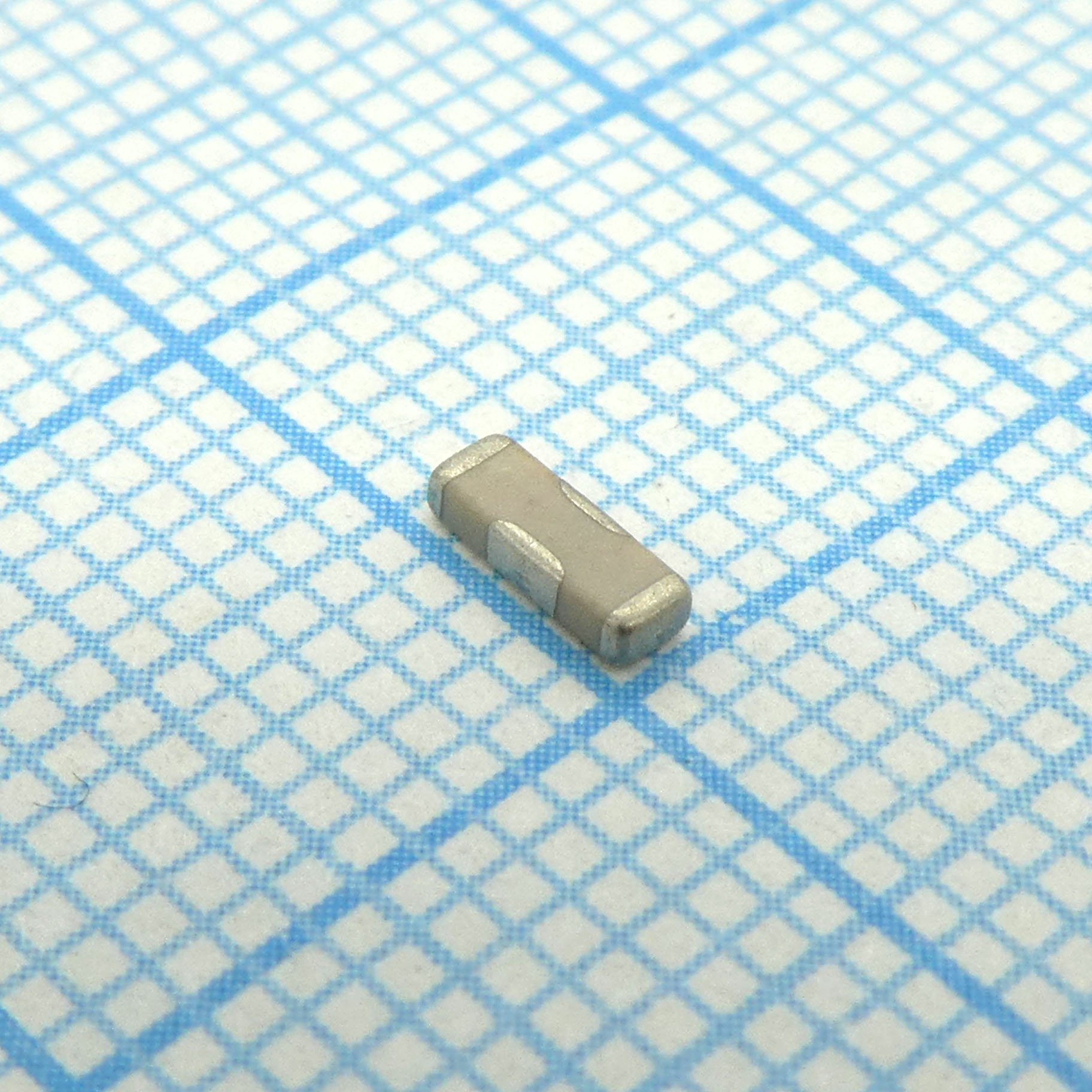 EMI фильтр емкостной 1000pF +50/-20% 100VDC 0.3A Flat Style SMD 1806 T/R