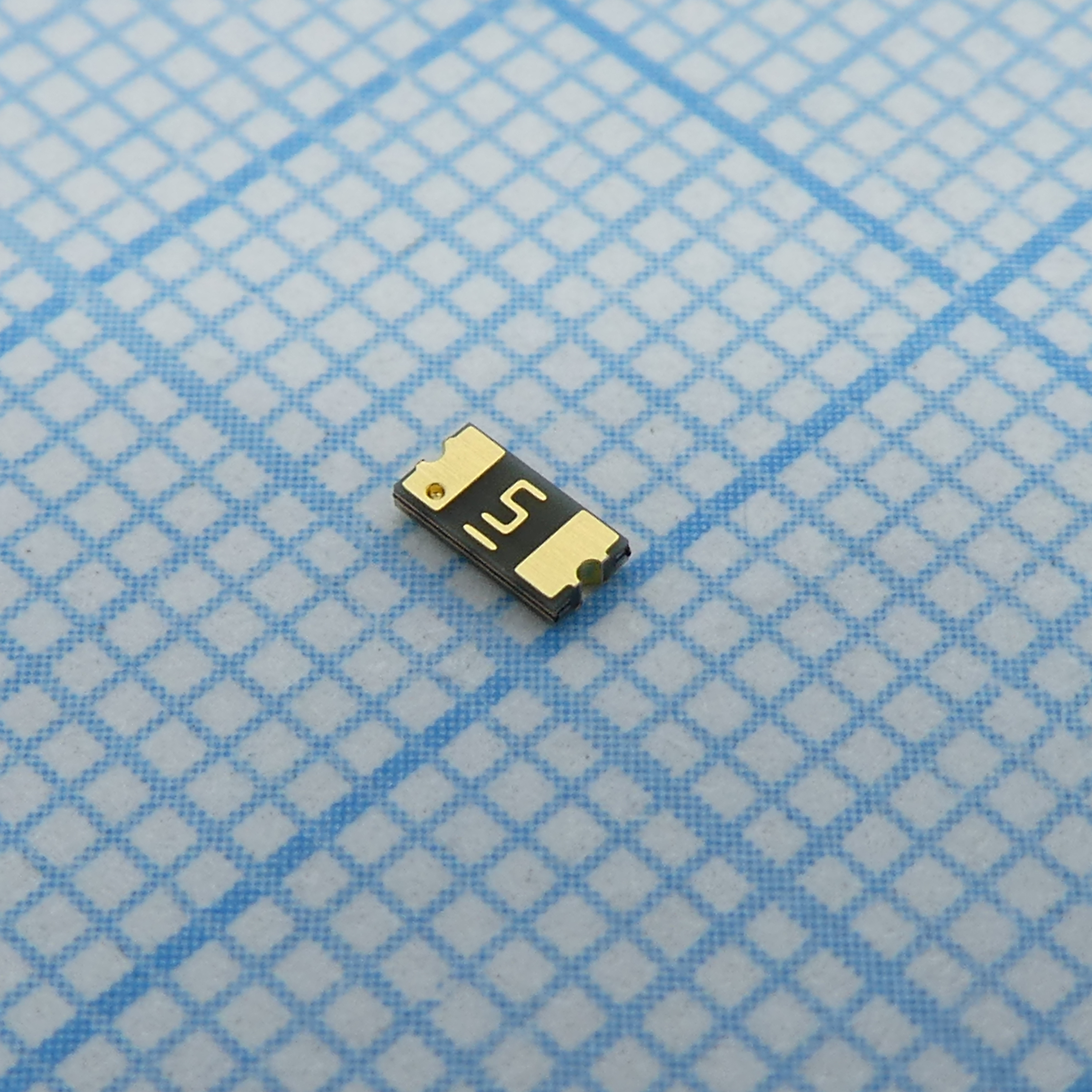 Самовосстанавливающийся предохранитель PTC 0.75A(hold) 1.5A(trip) 6V 100A 0.4W 0.1s 0.1Ohm SMD Solder Pad 1206 T/R Automoti