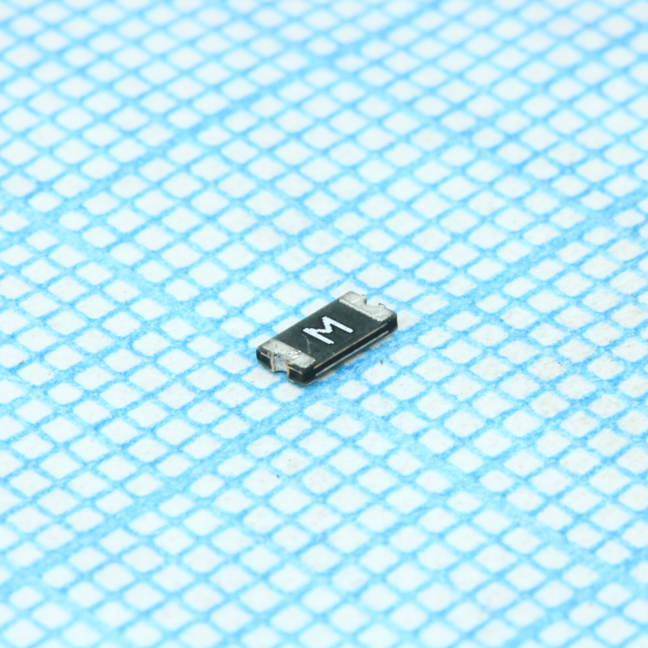 Самовосстанавливающийся предохранитель PTC 0.5A(hold) 1A(trip) 15VDC 100A 0.6W 0.1s 0.15Ohm SMD