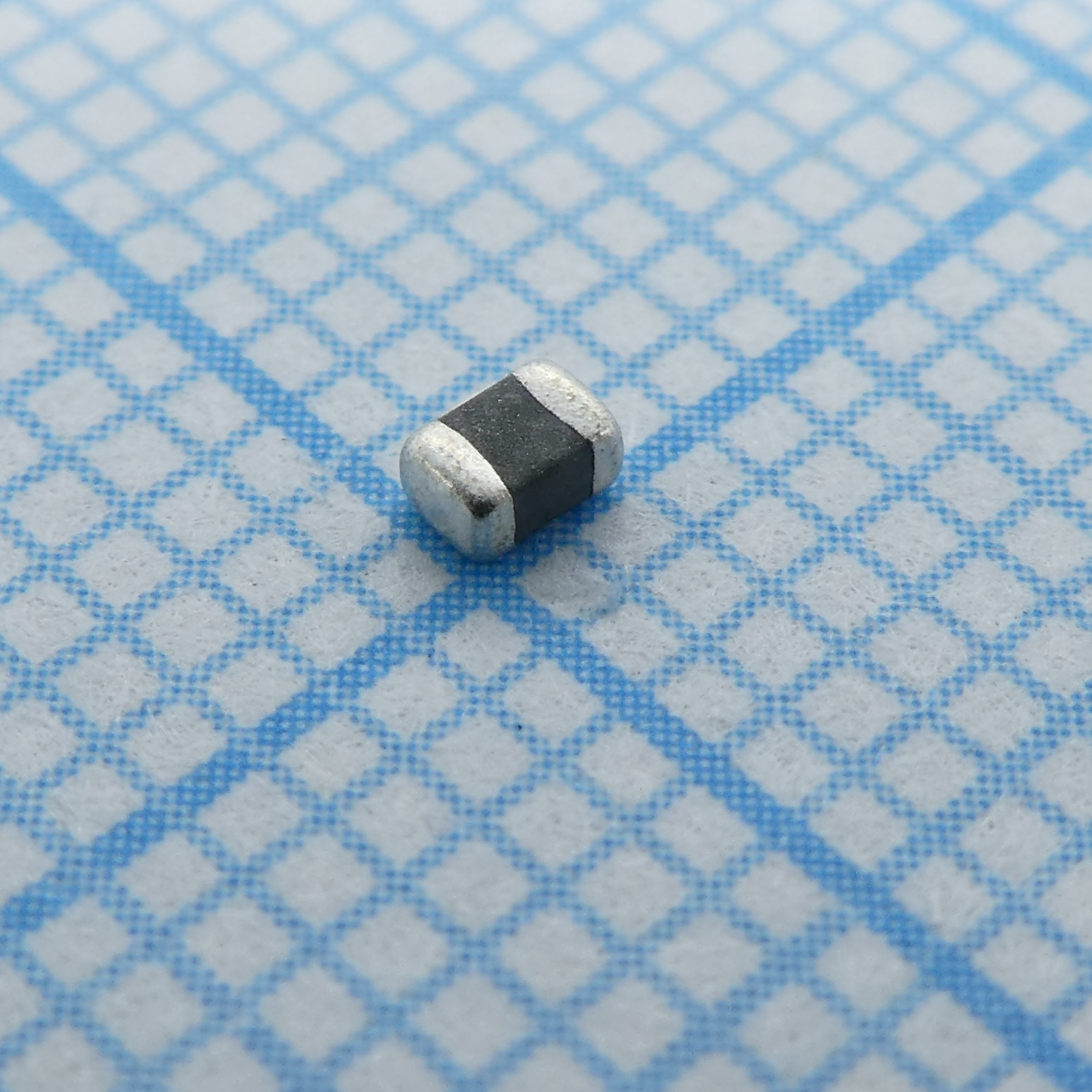 SMD варистор 0805 10Vac/14Vdc 120A 18.5V(1mA), 0,3Вт 0,3 Дж, лента в катушке