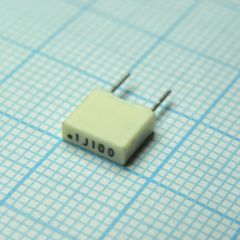 Конденсатор металлоплёночный полиэтилентерефталатный 0.1мкФ 100В ±5% (7.2х2.5х6.5мм) шаг выводов 5мм 105°С автомобильного применения россыпь