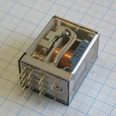 Миниатюрное универсальное электромеханическое реле; монтаж в розетку; 4CO 7A; контакты AgNi; катушка 220B DC; степень защиты RTI; опции: кнопка тест + мех.индикатор