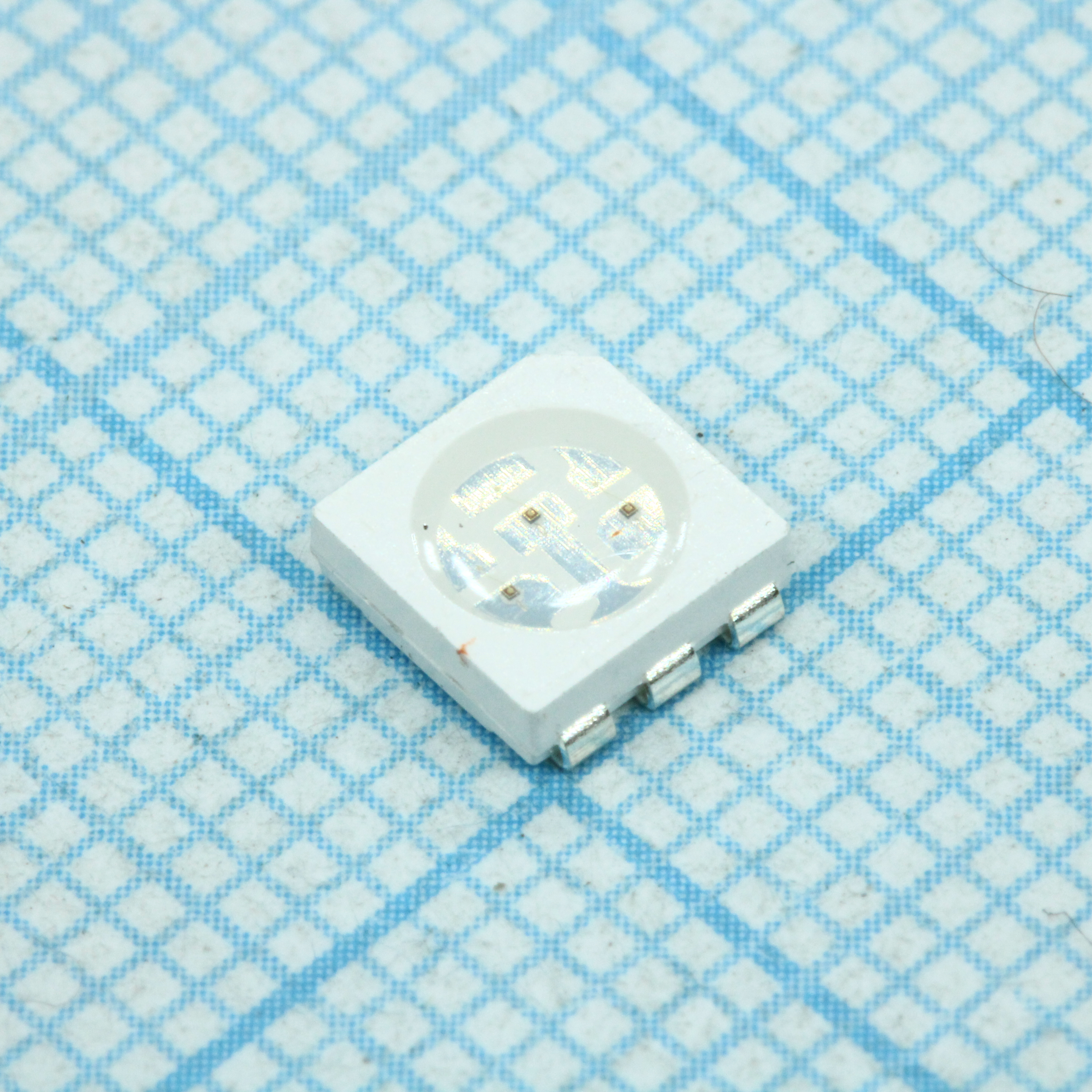 Светодиод smd 5х5мм/красный/625нм/2000мкд/прозрачный/120°