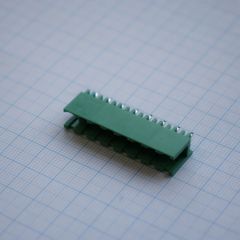 Разъемный клеммный блок на плату, 8 контактов. Серия 2EDGV-5.0