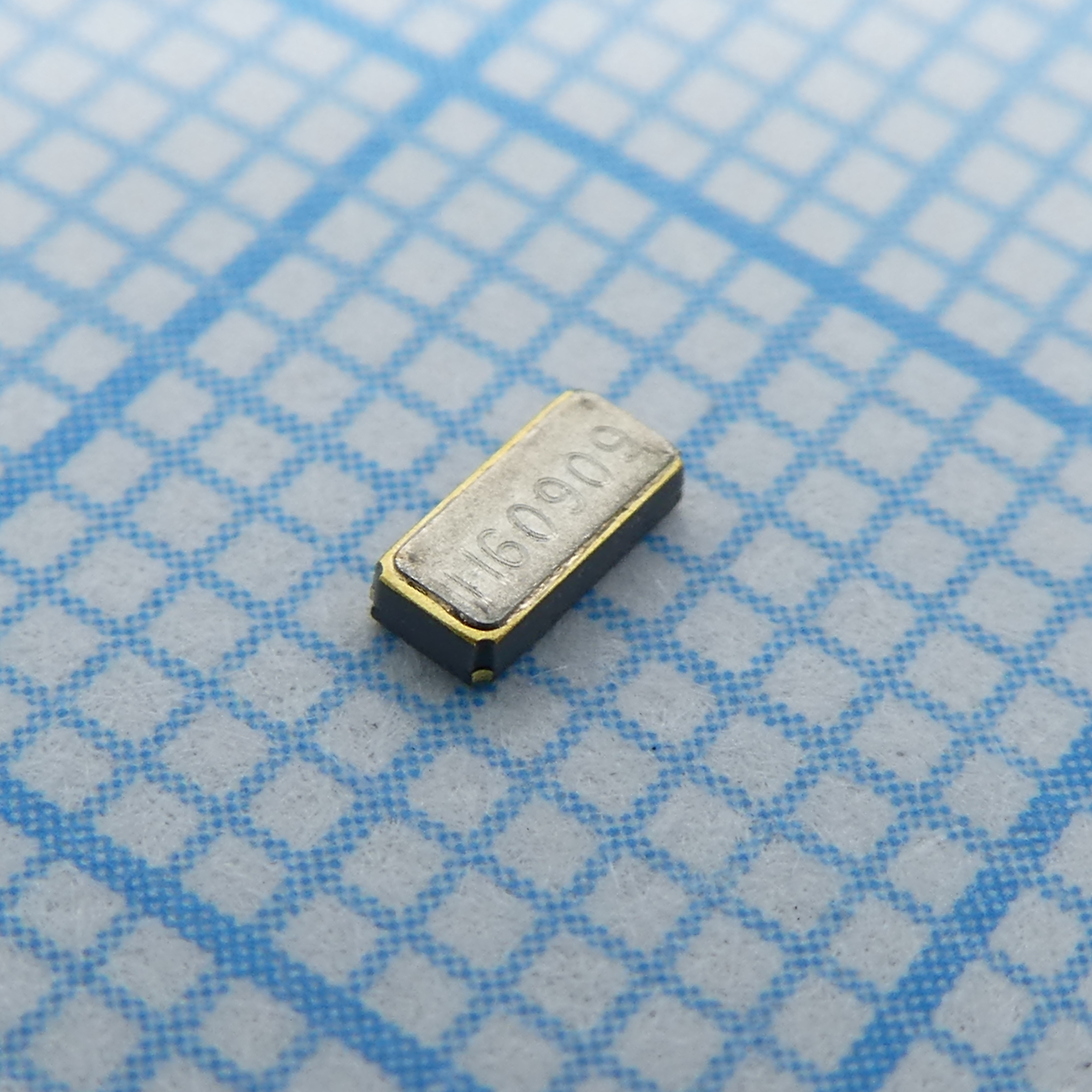 Резонатор кварцевый 32.768кГц 20ppm 7пФ 70кОм SMD 3.2х1.5х0.8мм, -40...+85°C