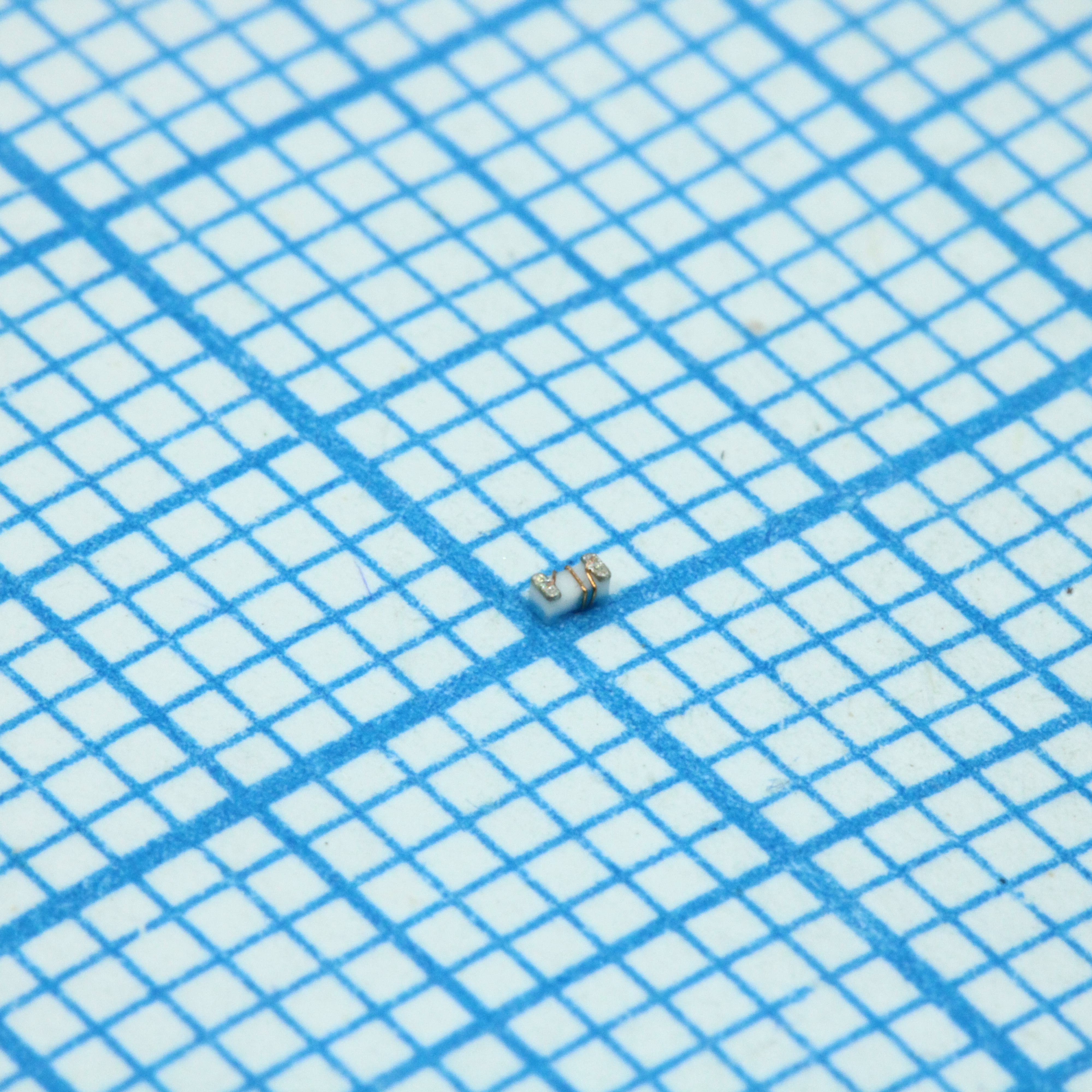 Проволочная SMD индуктивность 2,7нГн ±0,5нГн 850мА 50мОм по постоянному току
