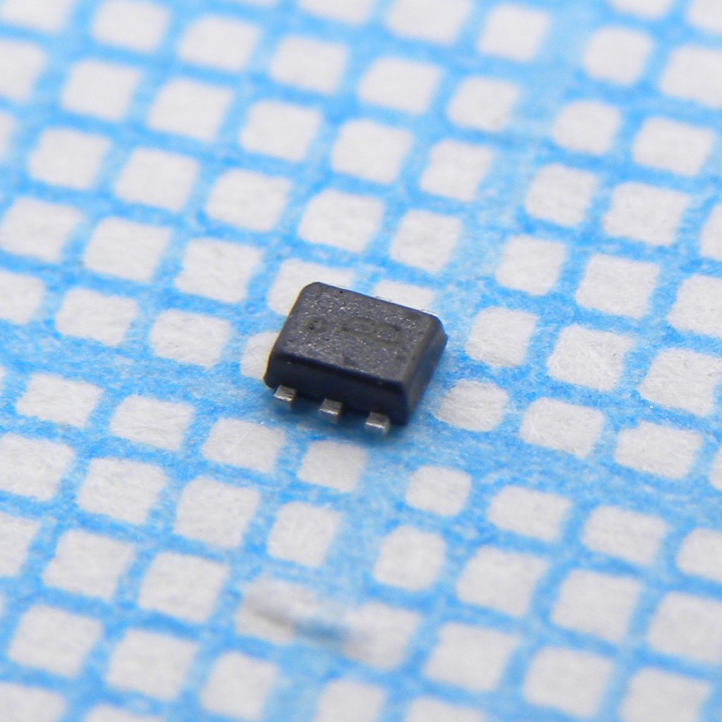 SMD индуктивность проволочная, на ферритовом сердечнике, экранированная 1uH 20% 1MHz Powdered Iron 3.4A 49mOhm