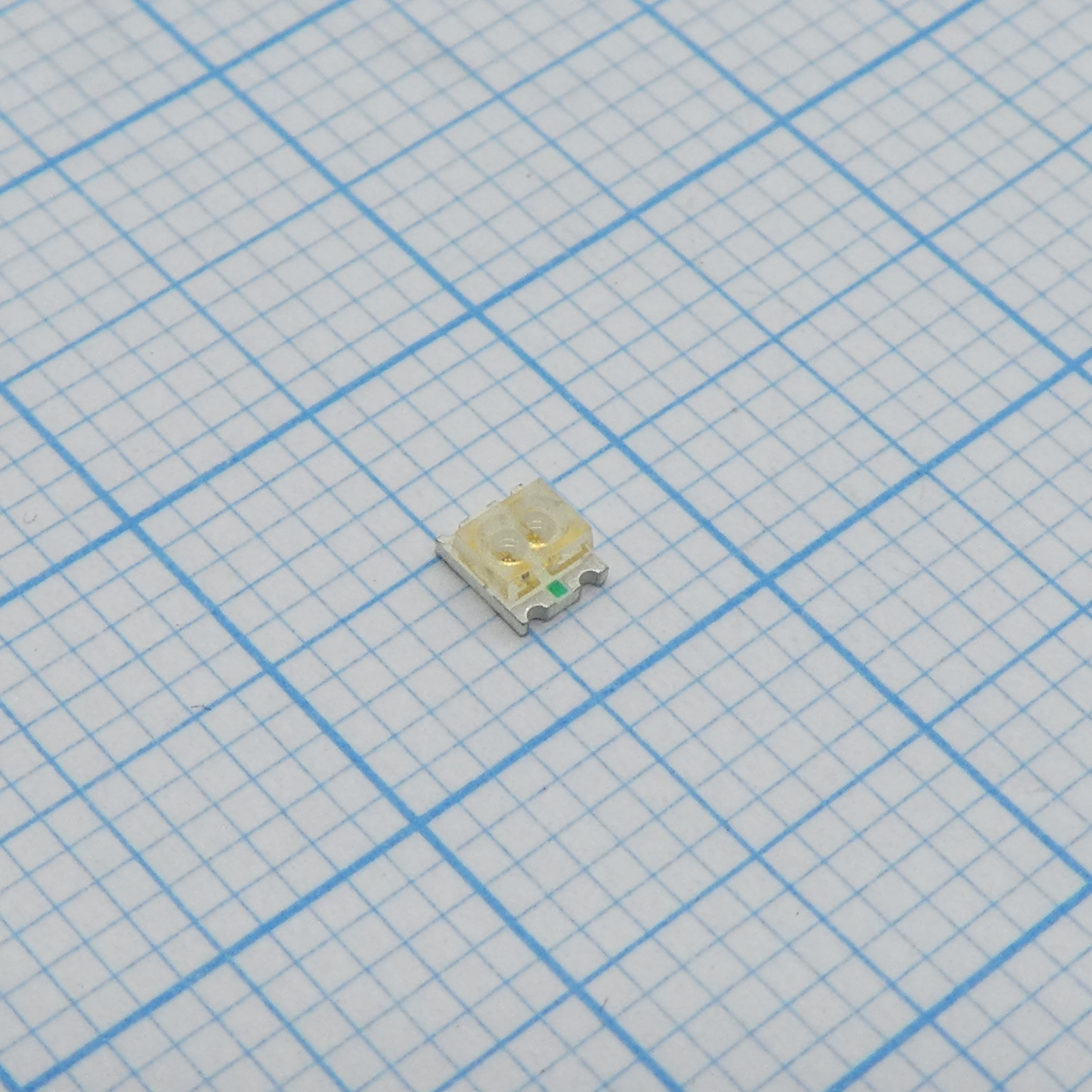 Светодиод smd 3х2,5мм/красный/630нм/500-1000мкд - зеленый/525нм/700-1900мкд/прозрачный/50°