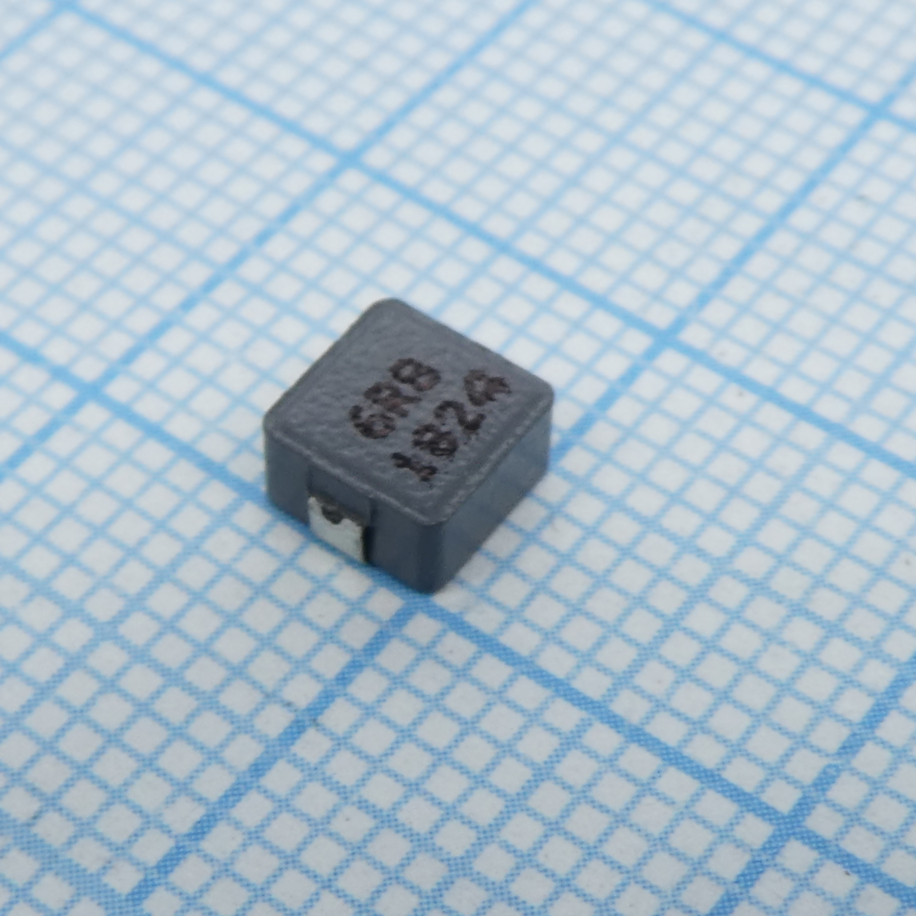 SMD индуктивность проволочная, на ферритовом сердечнике, экранированная 6.8uH 20% 100KHz Powdered Iron 4A 76,2mOhm