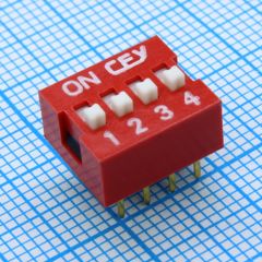 DIP переключатель 4 группы красный шаг 2.54мм 0.1А 24В с выступающим движком монтаж в отверстие
