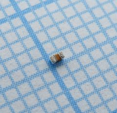 Проволочная SMD индуктивность 27нГн ±2% 280мА 520мОм по постоянному току