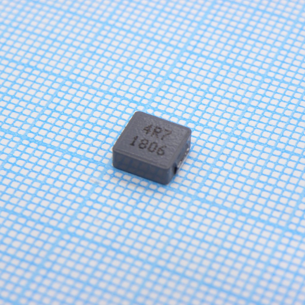 SMD индуктивность проволочная, на ферритовом сердечнике, экранированная 4.7uH 20% 100KHz 20Q-Factor Carbonyl Powder 5.5A 0.04Ohm Automotive