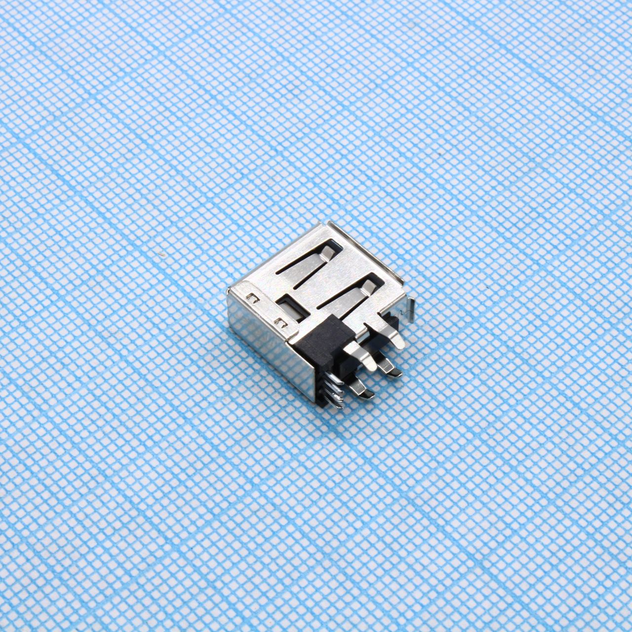 Разъем USB, тип A, USB 2.0, розетка, 4 вывод(-ов) угловой, DIP монтаж