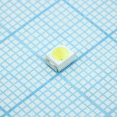 Светодиод SMD белый 450....1120 мКд питание 3В встроенный отражатель