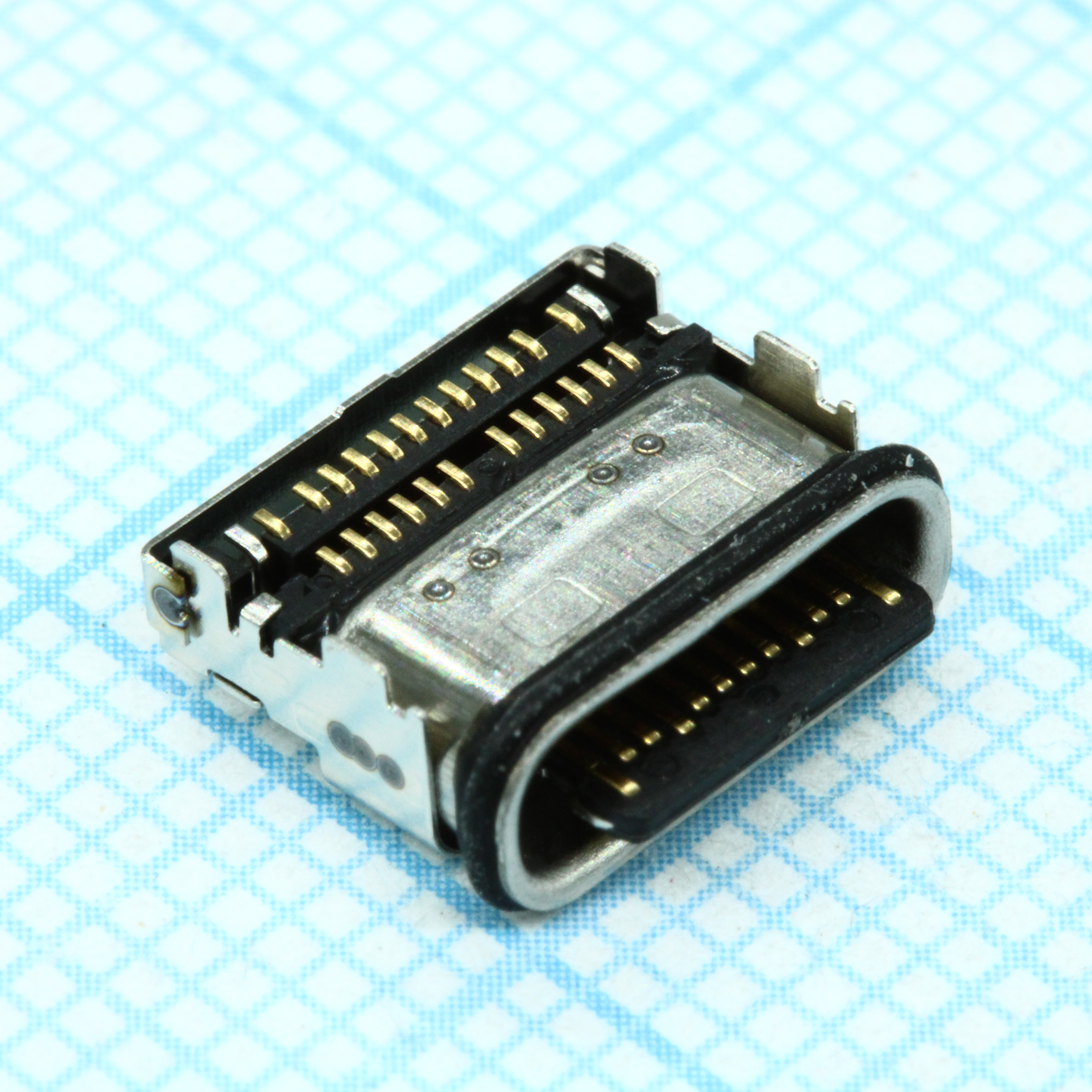 Разъем USB тип С, угловой для поверхностного монтажа