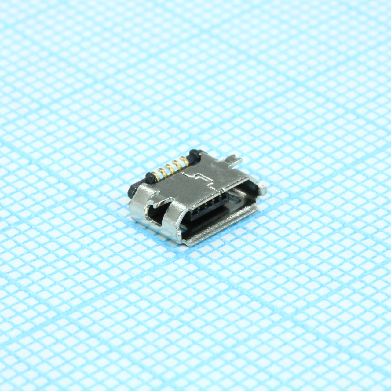 Разъем Micro USB тип B SMD, розетка на плату, 5 выв. угловая