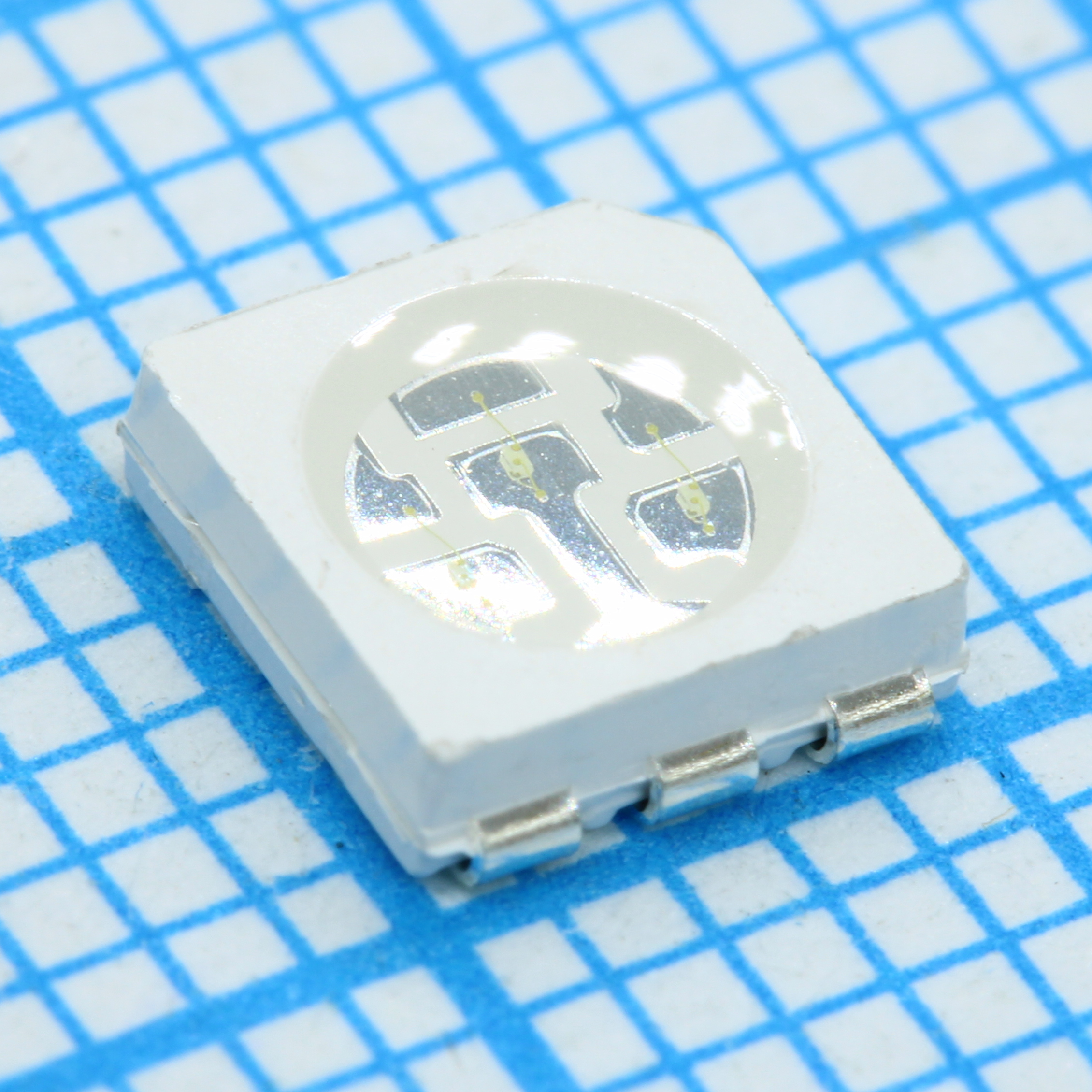 Светодиод smd 5х5мм/зеленый/525нм/3200мкд/прозрачный/120°