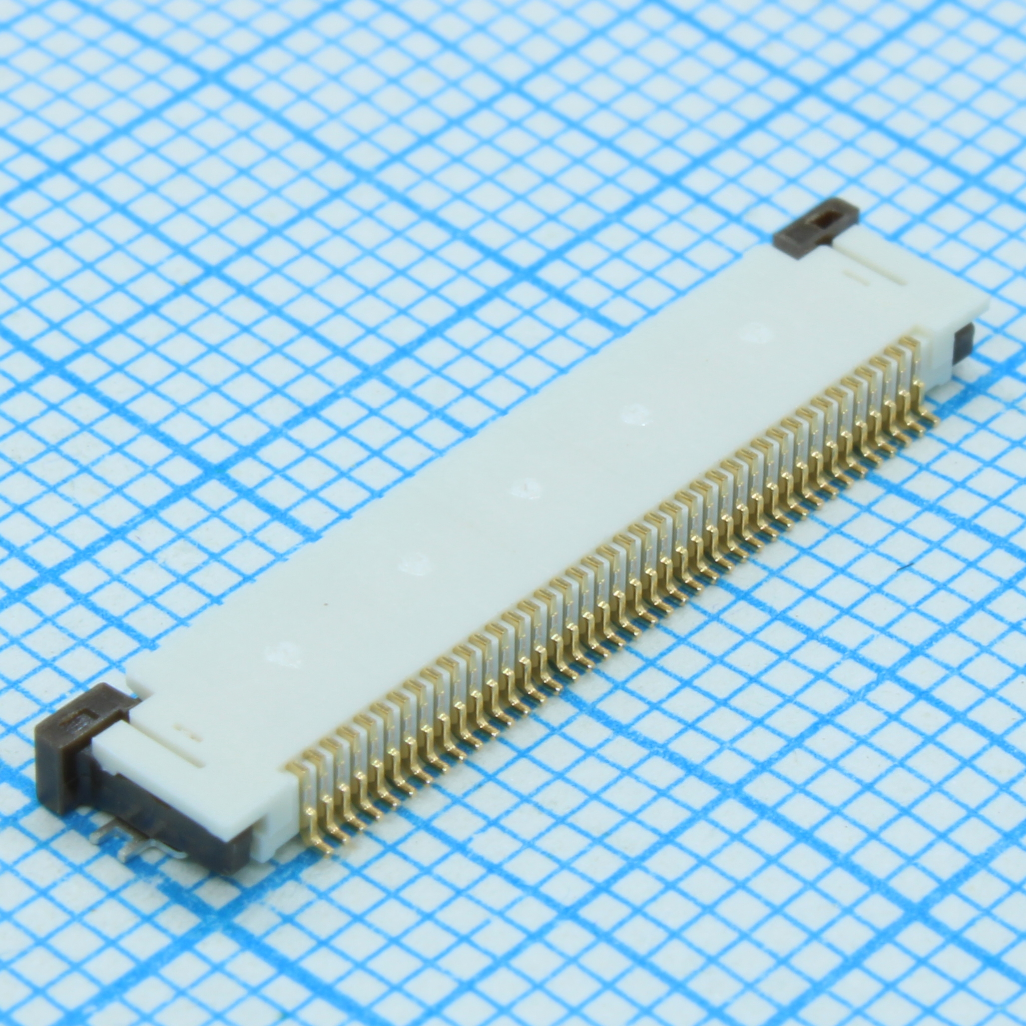 Соединитель FFC/FPC 40 контактов шаг 0.5мм угловой SMD серия Easy-On™ лента на катушке