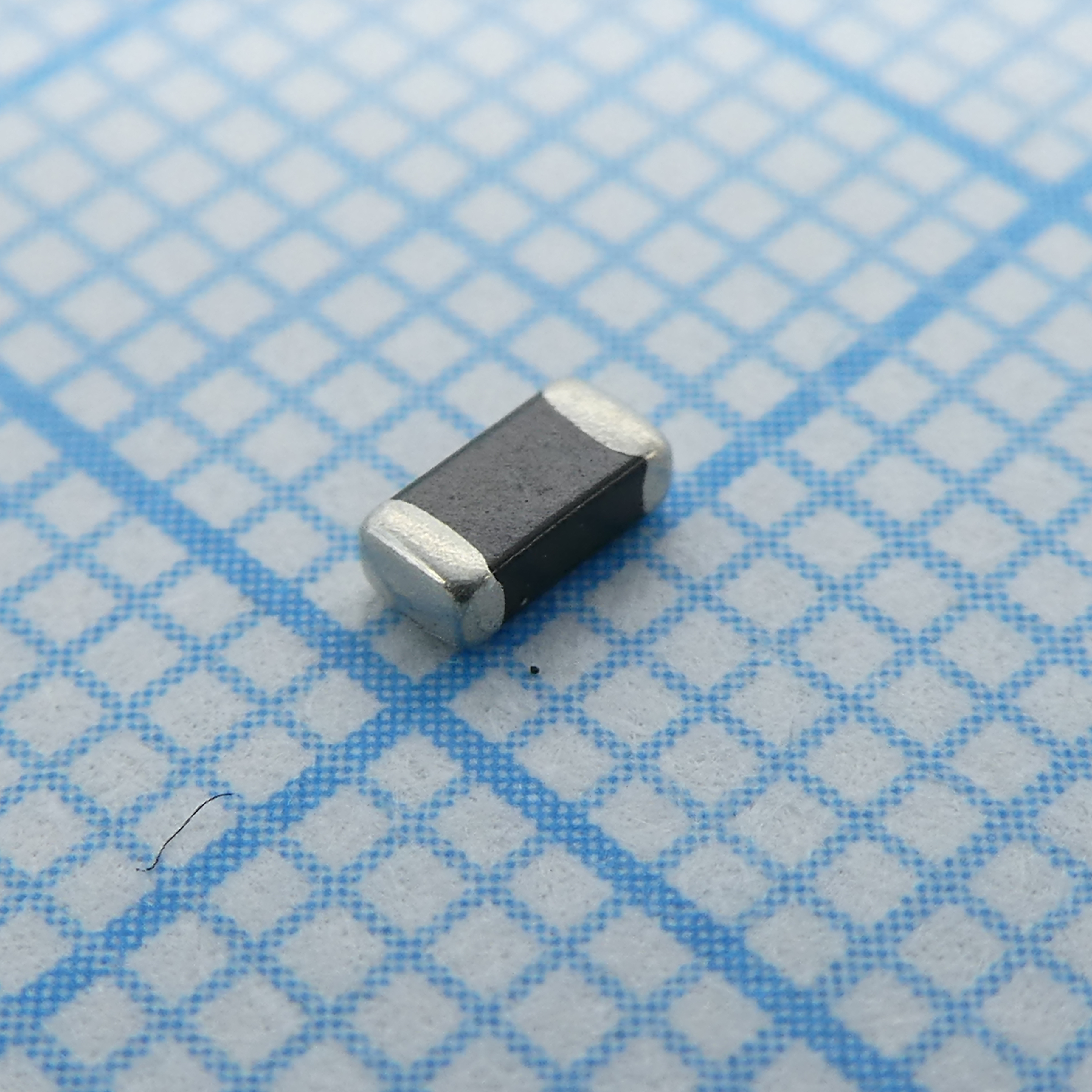 SMD варистор 1206 26Vdc 200A  34.5V(1mA), стандарт. серия, лента в катушке