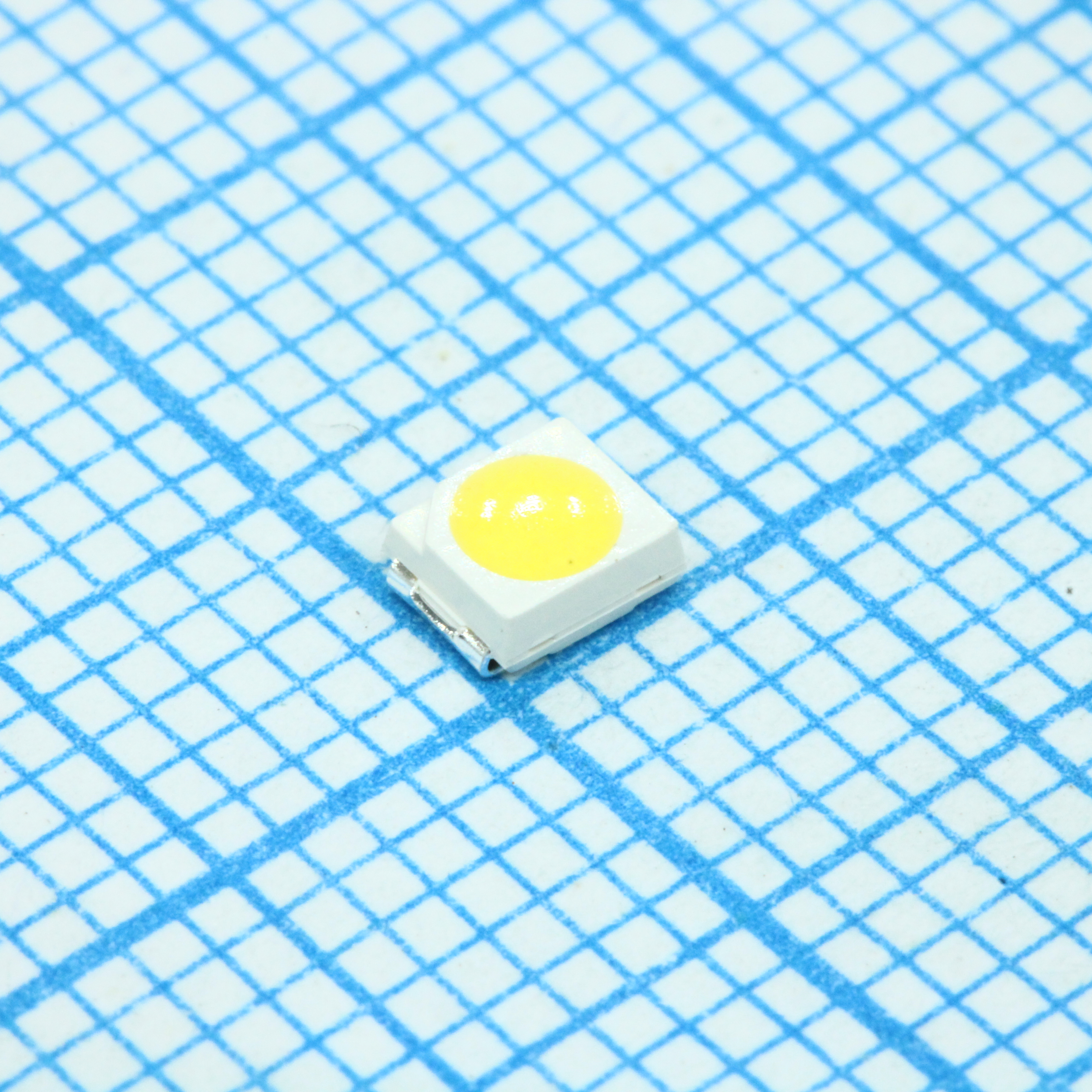 Светодиод smd 3,5х2,8мм/белый/ 5000K/8,5Лм/2.6-3.2v, If=20mA 120°
