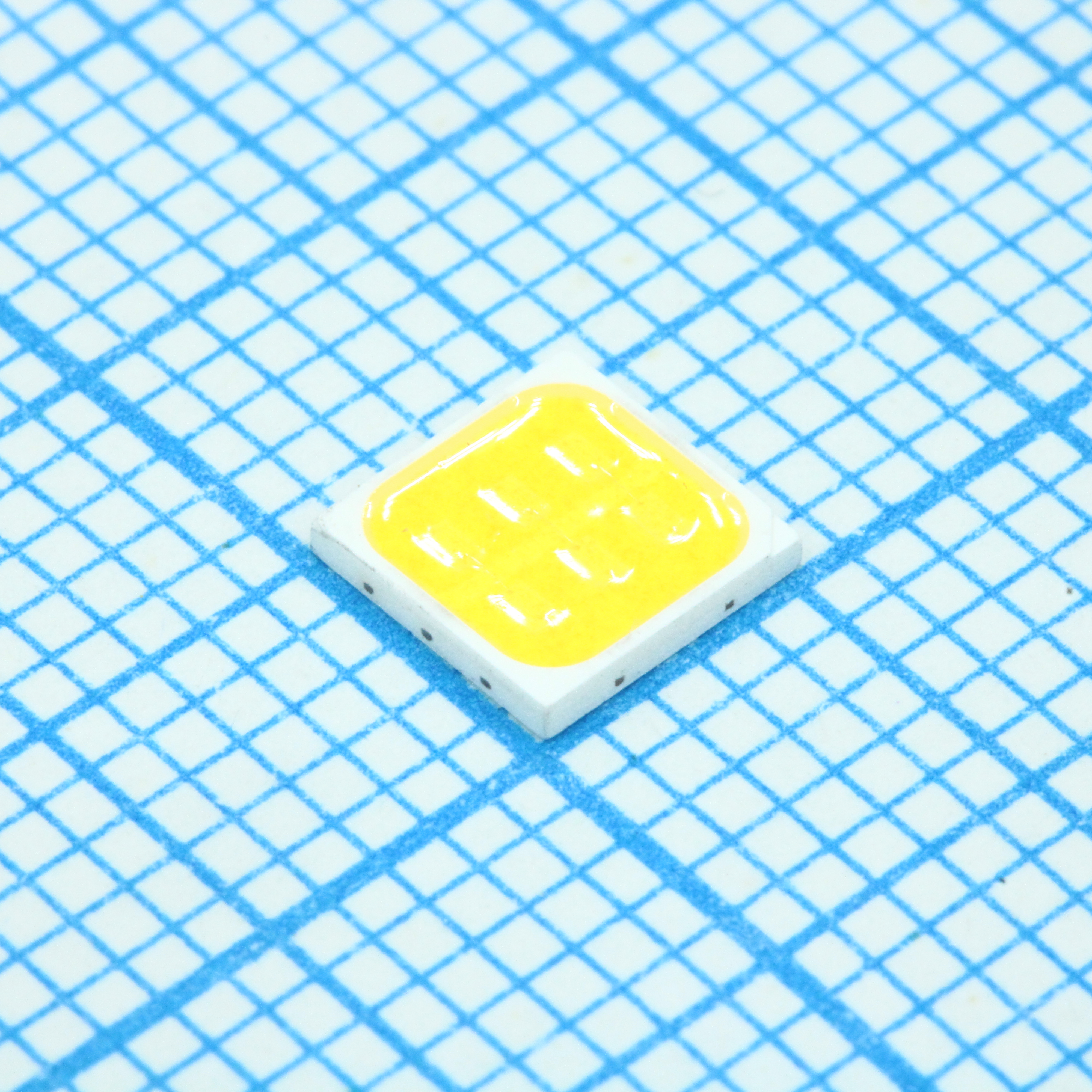 Светодиод smd 5х5мм/белый/ 4000К/ 6,6v/ 570Лм @600mA/ Ifmax=700mA/ CRI80 120°
