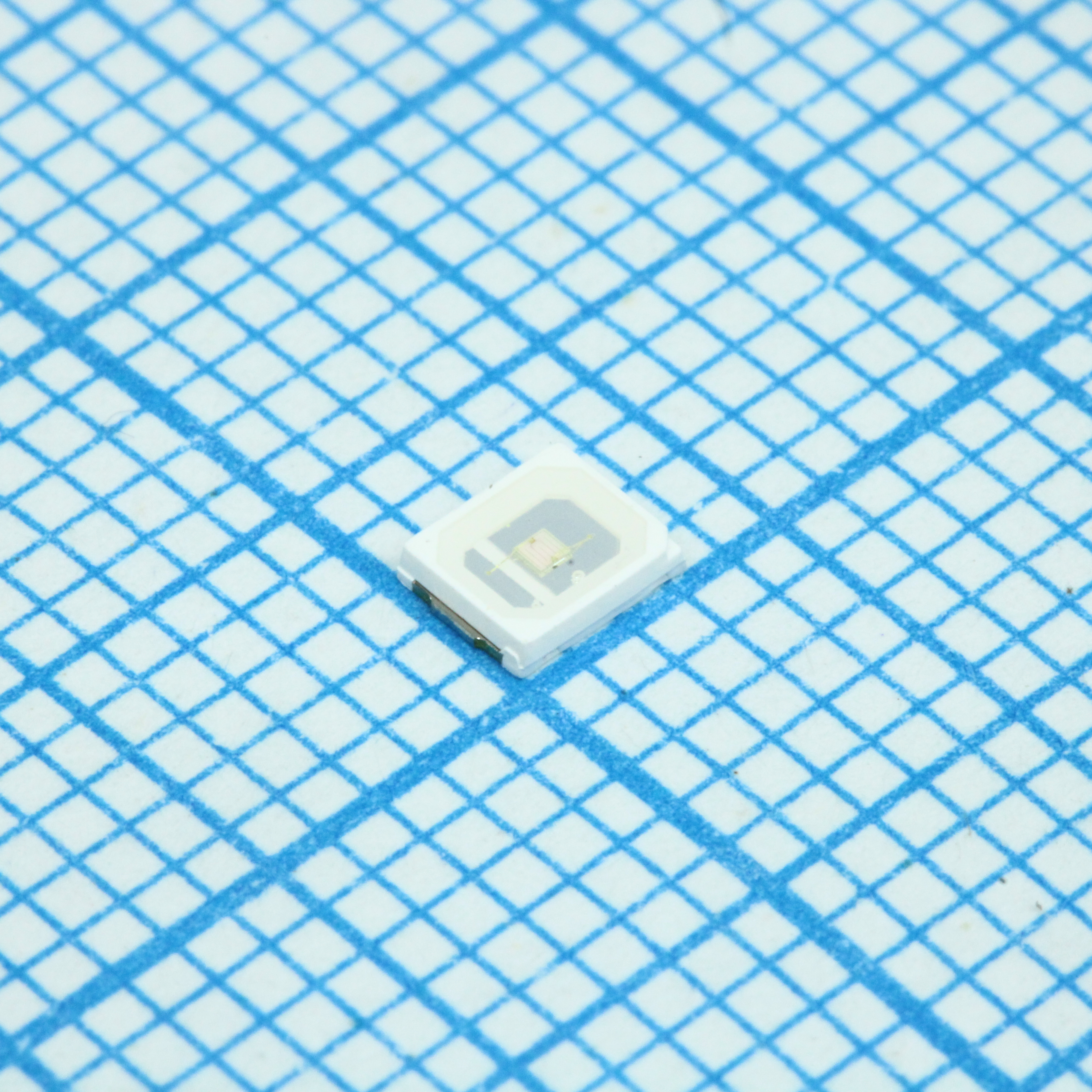 Светодиод smd 2,8х3,5мм/зеленый/ 524нм/2.8-3.4v/ 8300-14000мКд  @150мА/ Ifmax=150мА/ 120°/ 2.8x3.5x0.7мм
