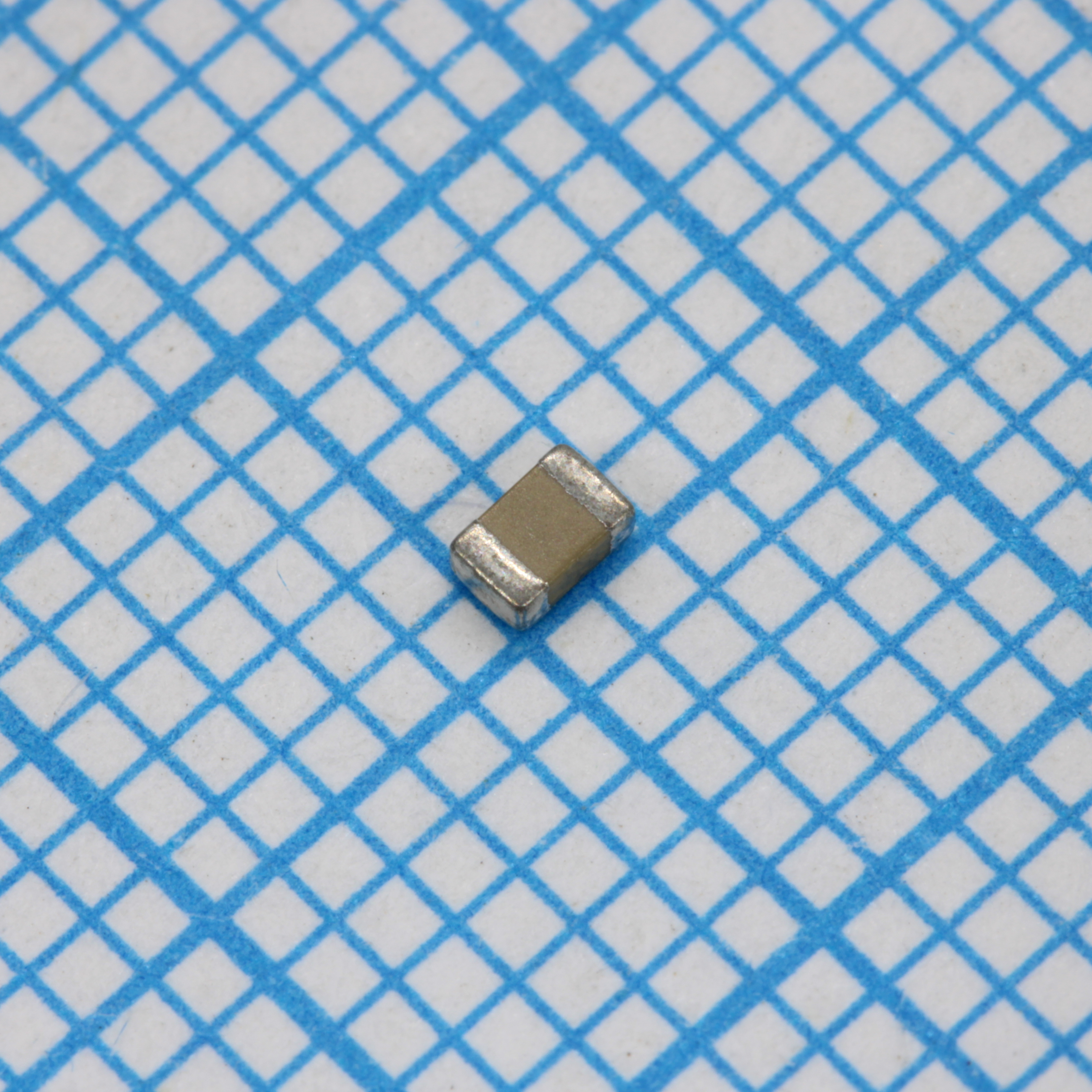 Конденсатор керамический SMD 680пФ 250В X7R ±10% 0805 125°C лента на катушке