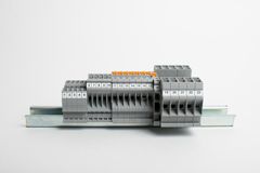 Для клемм Wieland Electric, серии WT, cечение клеммы 10 мм кв., ширина маркера 10 мм, цвет белый, для принтера: RT200, RT230, в упаковке 3000 маркеров