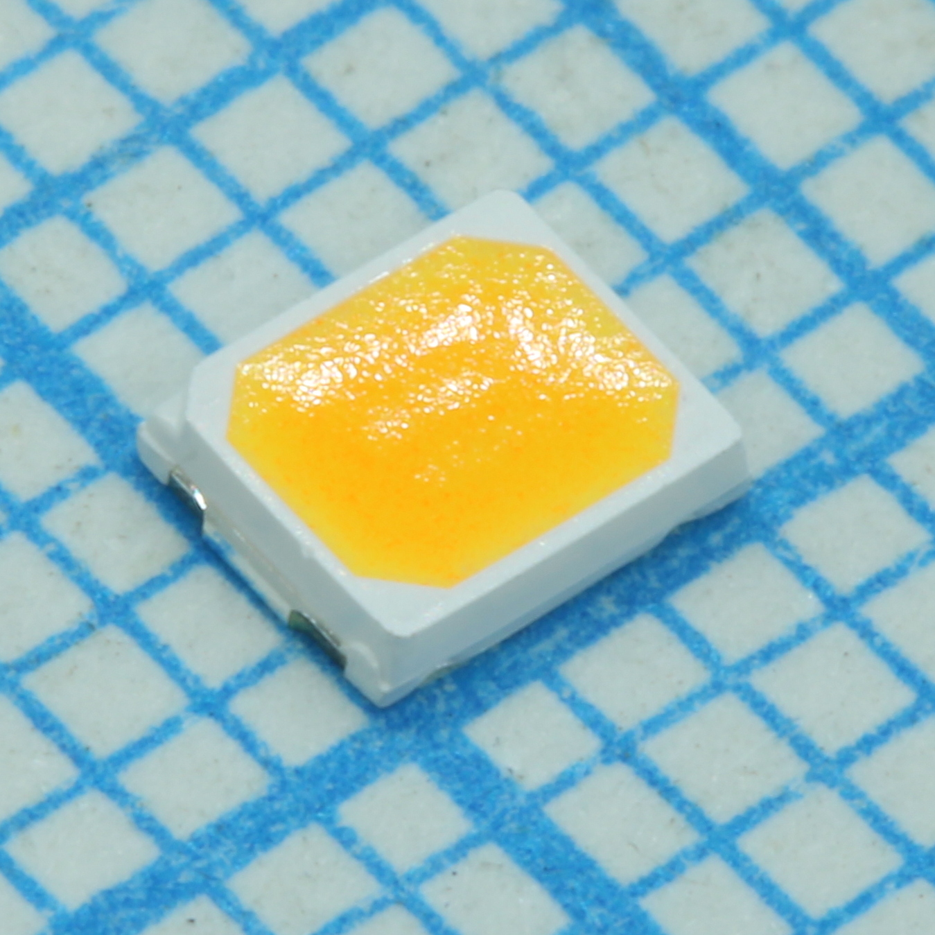 Светодиод smd 2.8x3.5x0.7мм/ белый/ 2700K/ 3,1В/ 29Лм @ 60мА или 63Лм @ 150мА/ Ifmax=150мА/0.2-0.5Вт/ CRI=80/ Rthj-s=26°C/W/ 120°