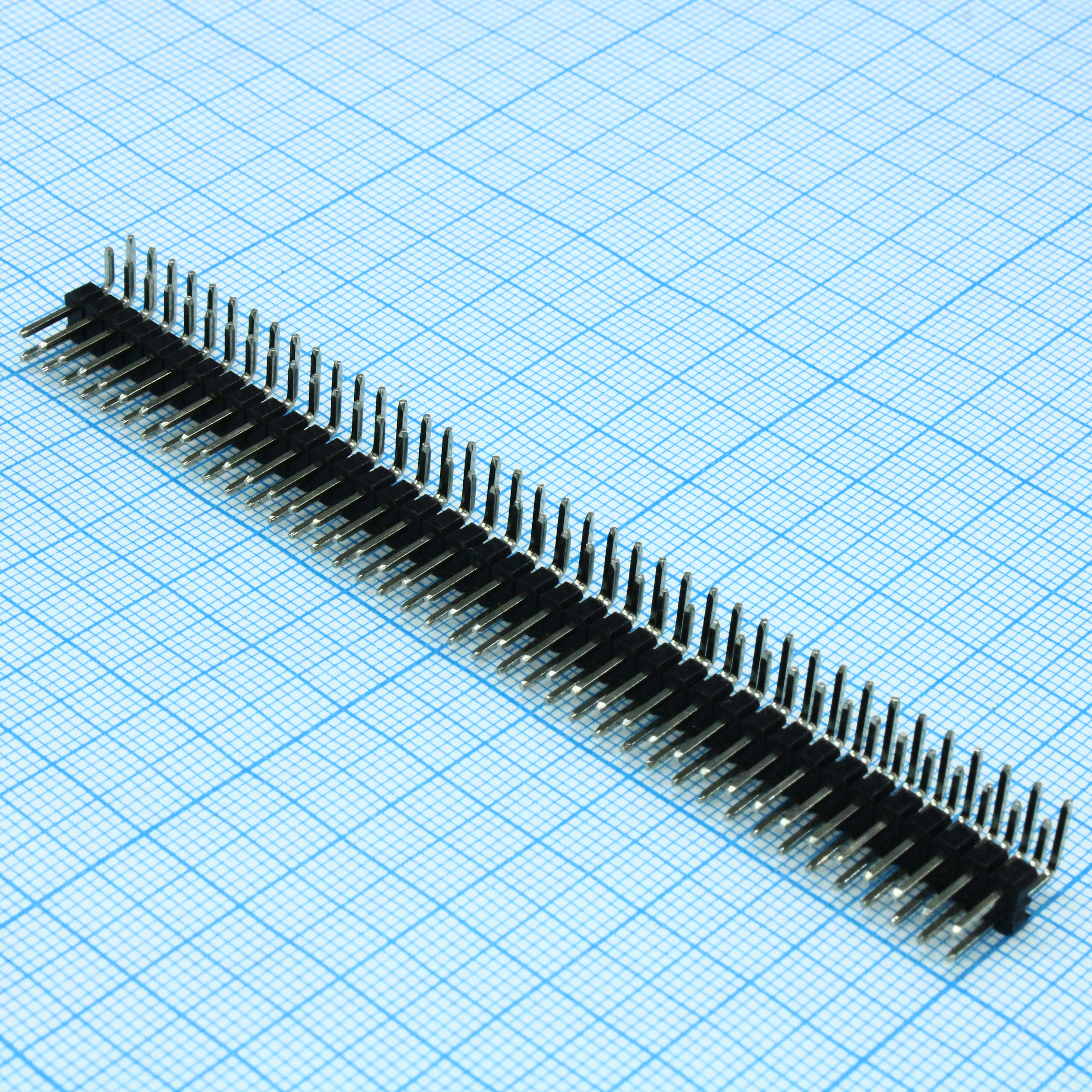 Соединитель штыревой, вилка на плату двухрядная угловая 80pin(2x40), шаг 2.54мм (L1=3.00mm, L2=6.00mm, L3=1.20mm)
