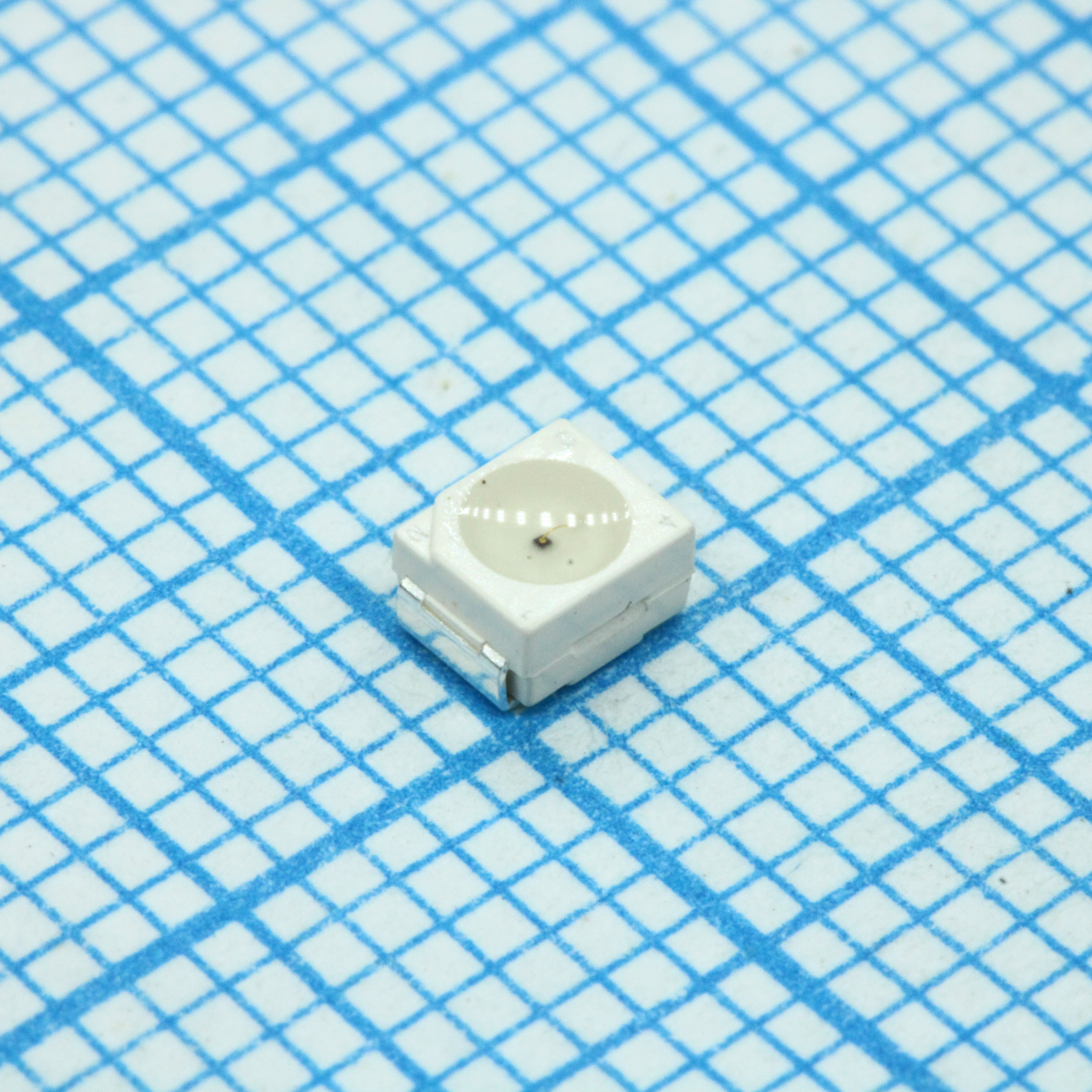 Светодиод smd 3,5х2,8мм/желтый/588нм/70-200мкд/прозрачный/120°