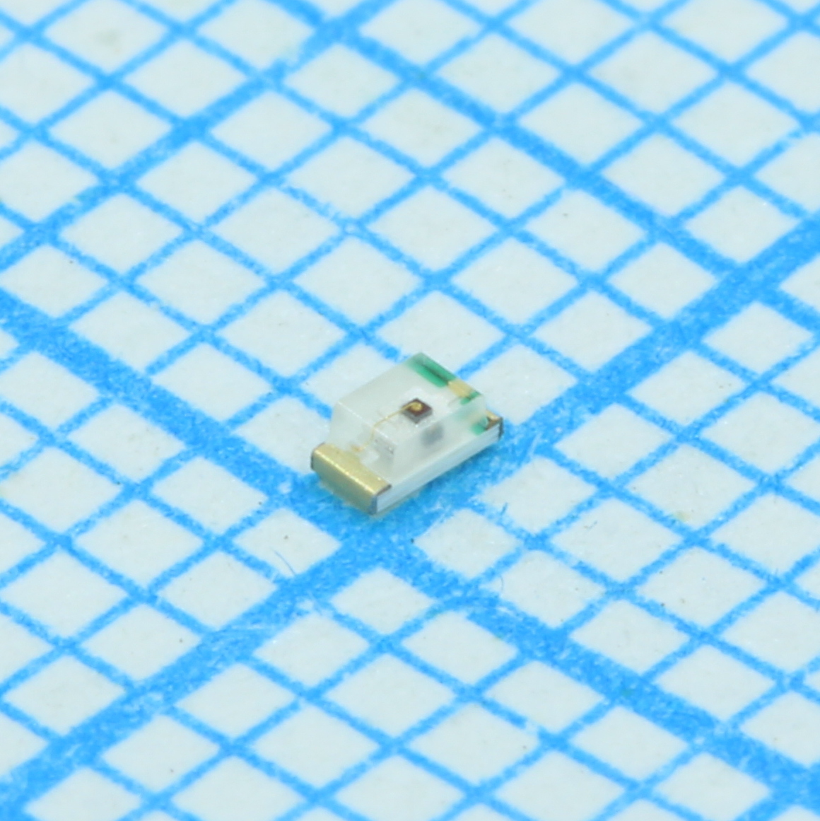 Светодиод smd 1,6х0,8мм/желтый/586-596нм/90-120мКд/1.7-2.3В,  If=10мА/прозрачный/130°