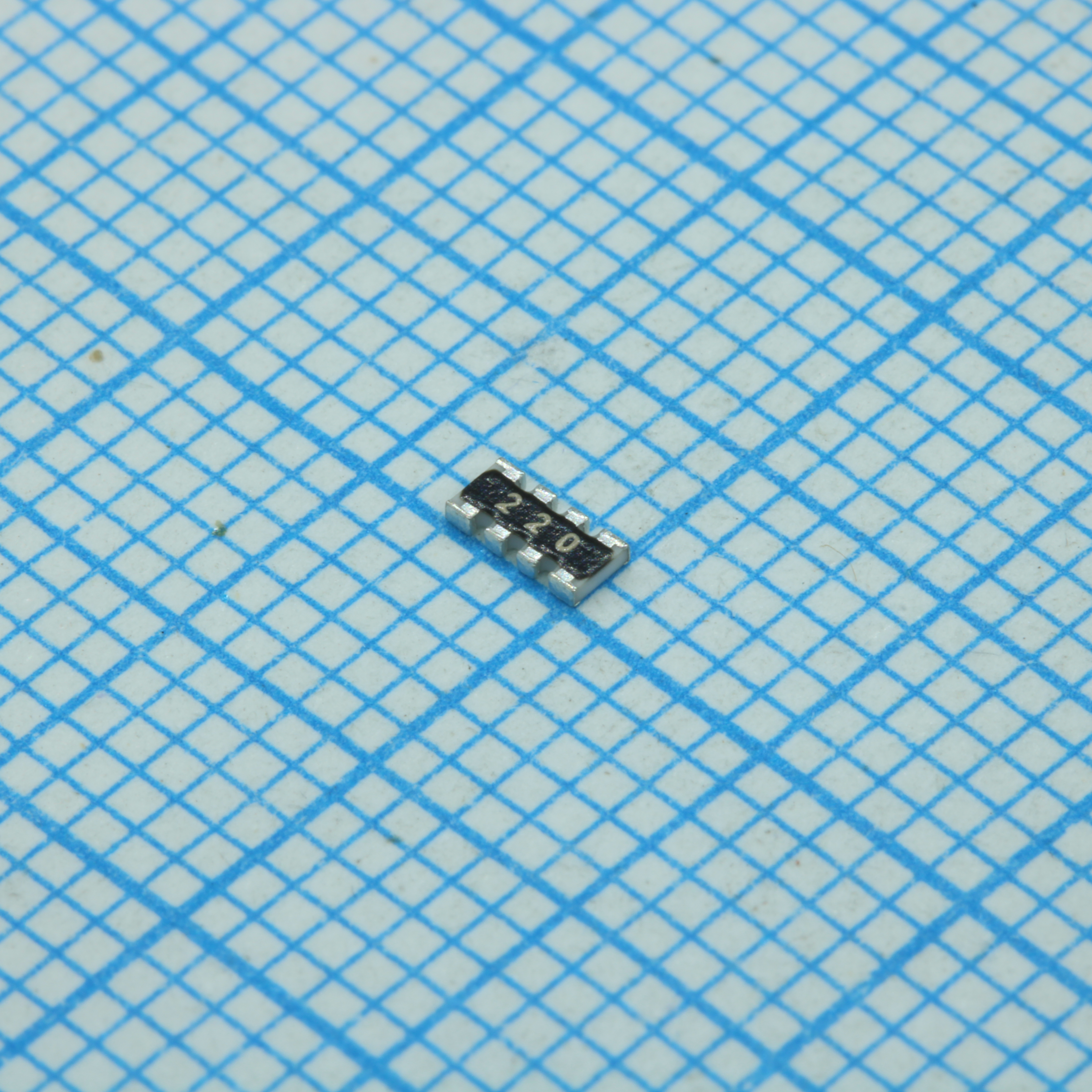 Резисторная сборка SMD 1206 4 резисторов по 22Ом