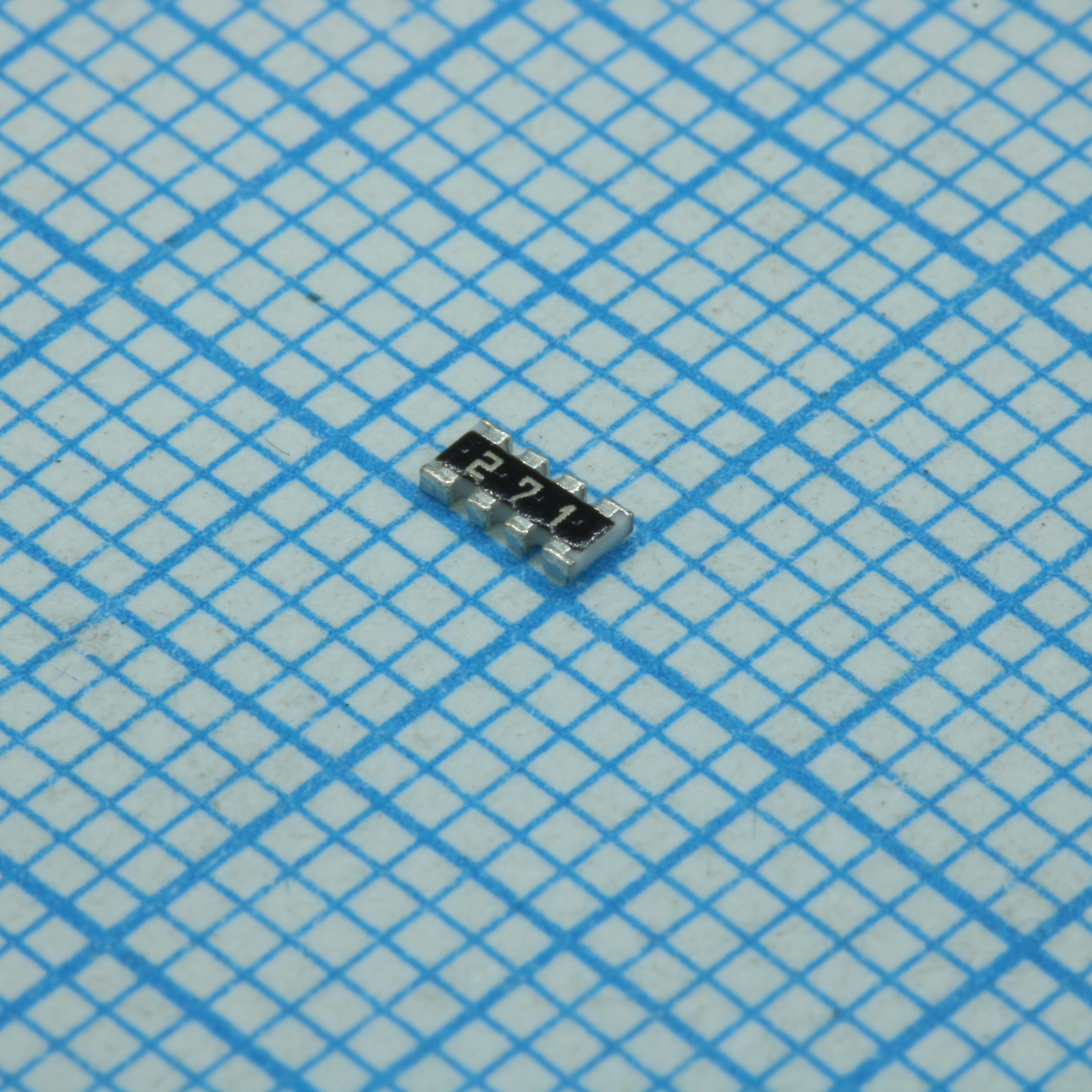 Резисторная сборка SMD 1206 4 резисторов по 270Ом