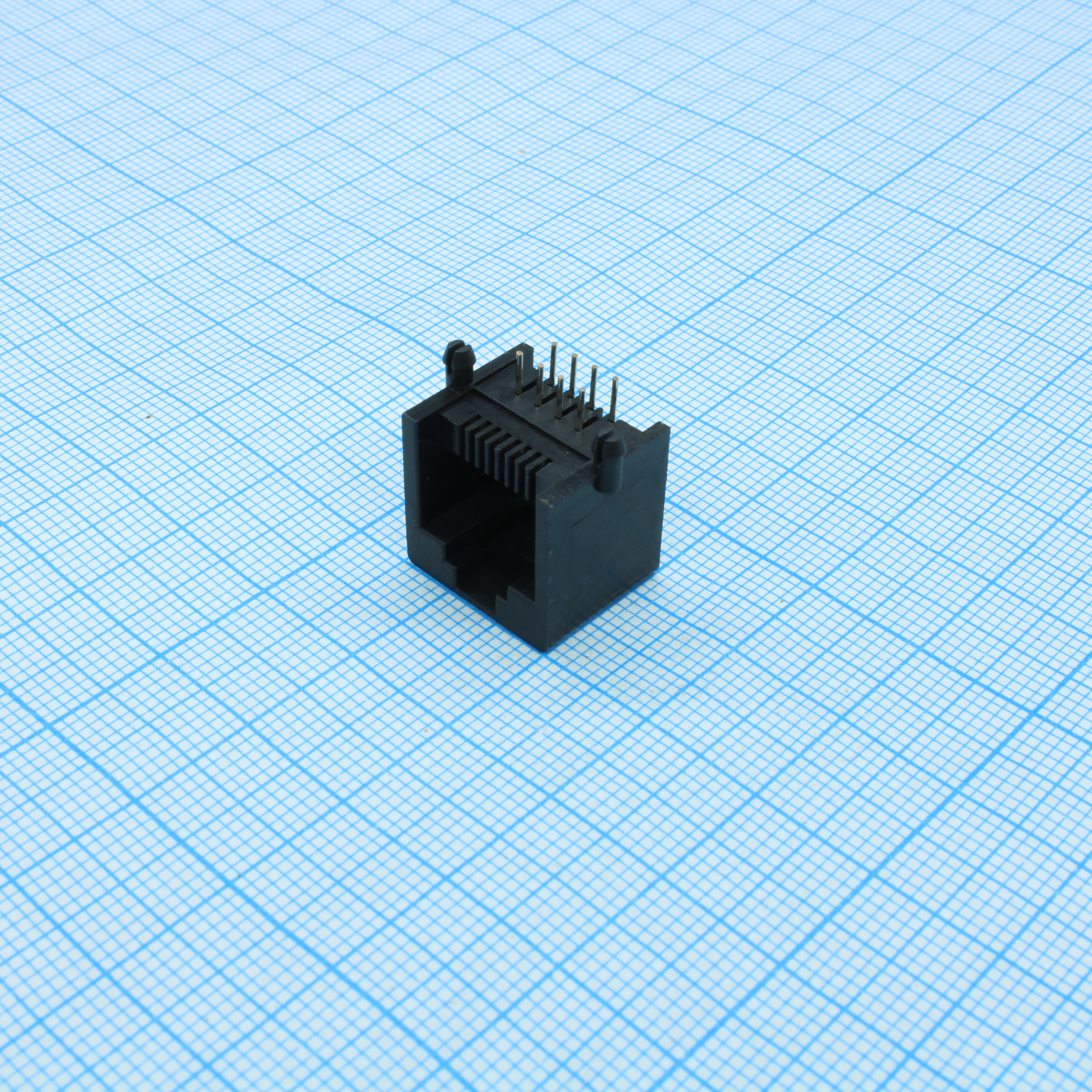 Розетка 8P8C (RJ45) на плату угловая, с ушами, цвет черный